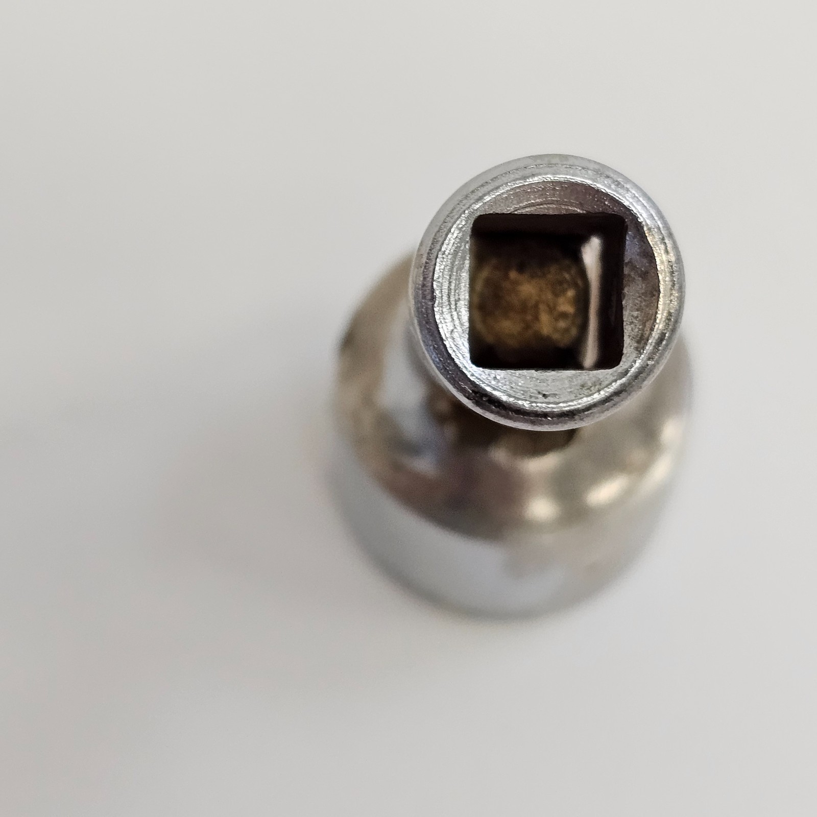 VTG Snap-On (Underlined) 1/4″ Drive 9/16″ 12 Point Swivel Socket USA – TMU181
