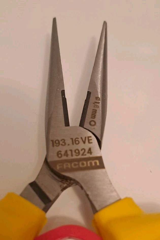 Facom 193.16VE Long Half-Round Nose Pliers