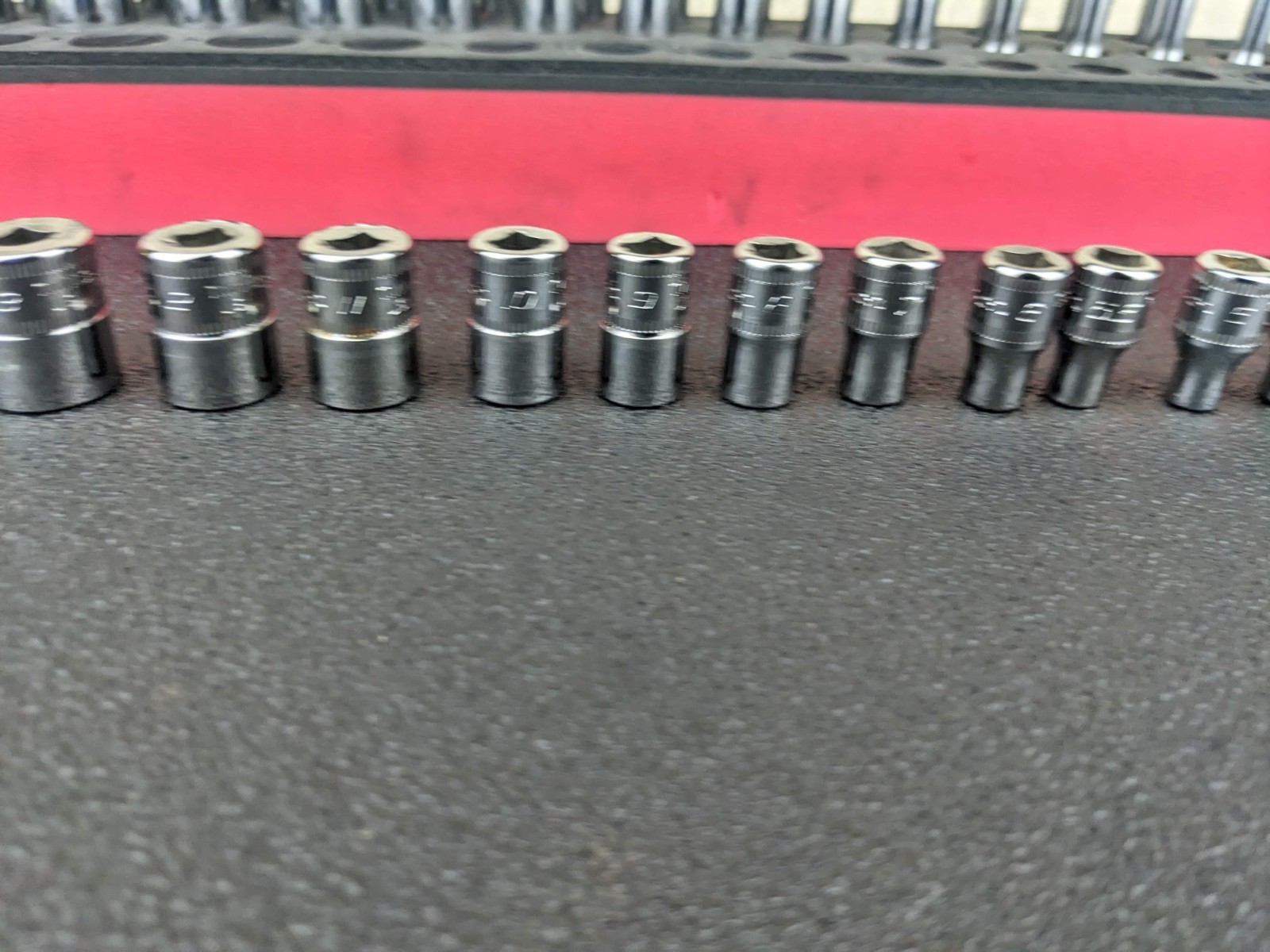 #bo705 Snap-On Tools 142STMMSYFR1 42pc 1/4″ Drive 6-Point Metric Foam Socket Set