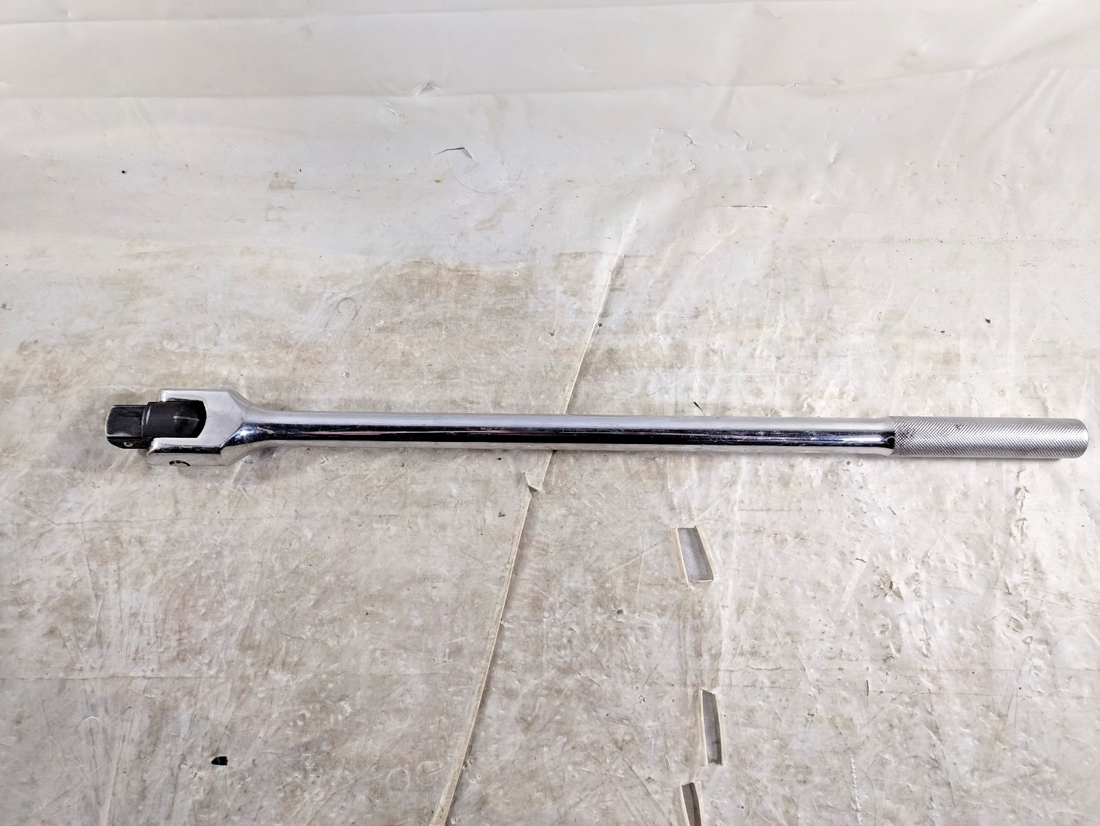 Napa Carlyle 1 in drive – 26in L Flex Handle Breaker Bar