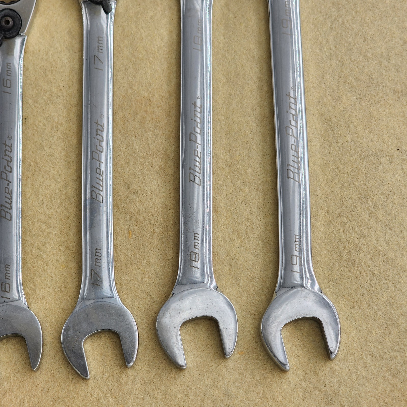 Blue-Point 12 Pc Metric Reversible Ratcheting Combination Wrench Set 8mm-19mm Sn
