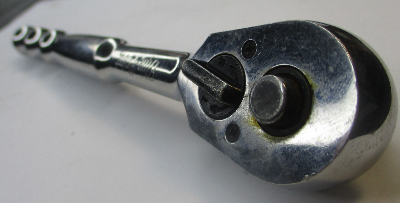Blue Point BPRFR938 3/8″ Drive 7.5″ Long Quick Release Reversible Ratchet