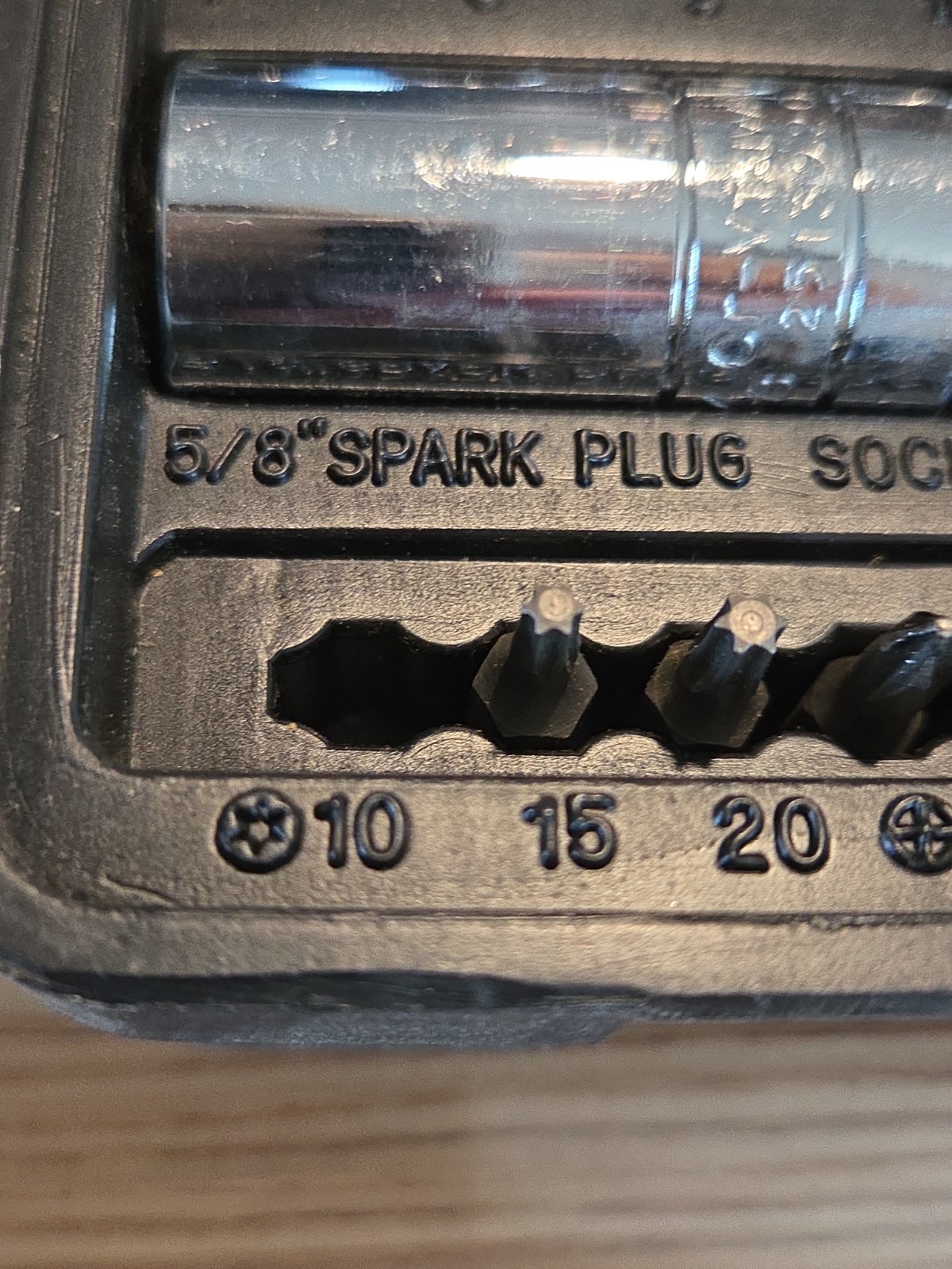Benchtop 100 Piece Mechanics Tool Socket Set 1/4” 3/8” 1/2” Drive Metric & SAE