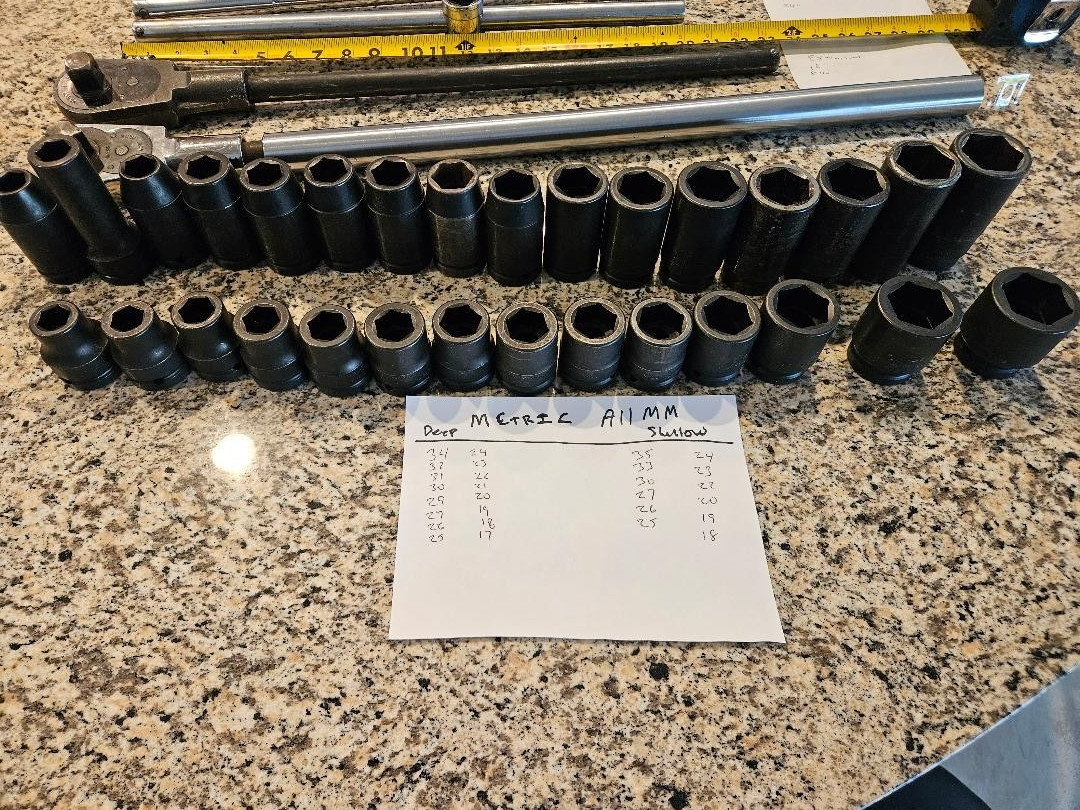 Snap On 3/4 Drive, Sockets, Ratchets, T Bars, & Extensions READ BELOW. 65 Pieces