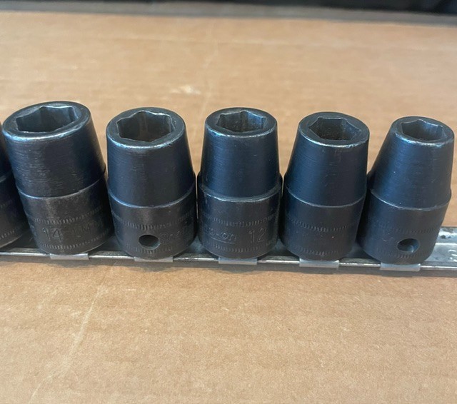 Snap-On 310IMMYA 10 pc 1/2″ Drive 6Pt Metric Shallow Impact Socket set 10mm-19mm