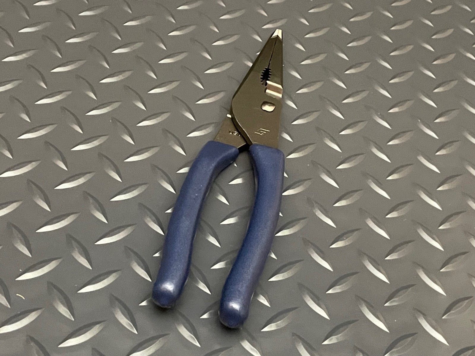 Snap On Tools NEW Power Blue 9″ Soft Grip Long Nose Slip Joint Pliers LN47ACFMB