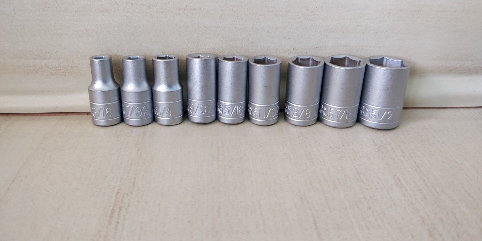 9 Pieces — Standard Socket Set — 3/16 through to 1/2 — 1/4″ Drive -6 Point