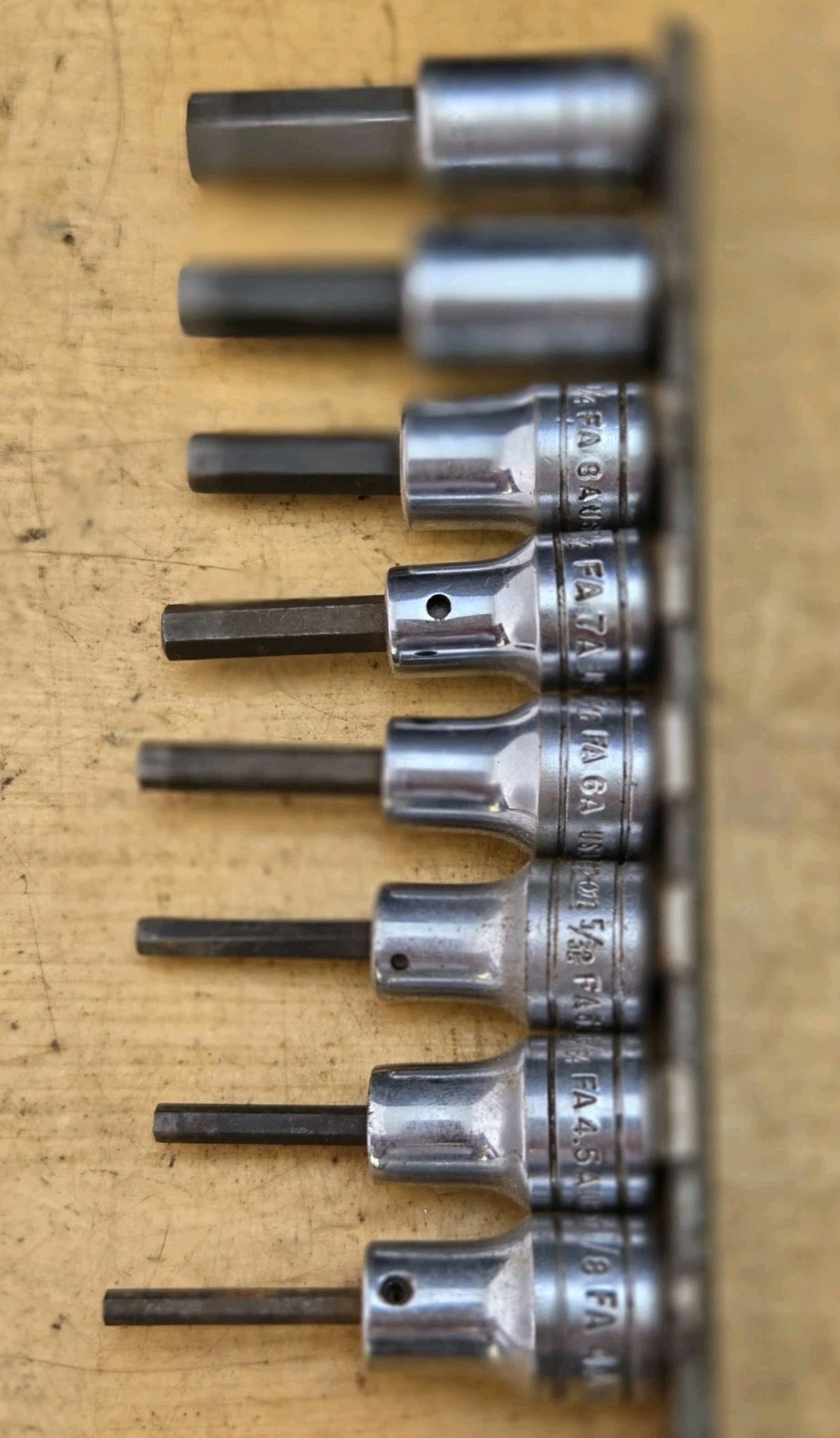 Snap On 208EFAY – 3/8″ Drive 8 Pc SAE Standard Hex Bit Socket Driver Set
