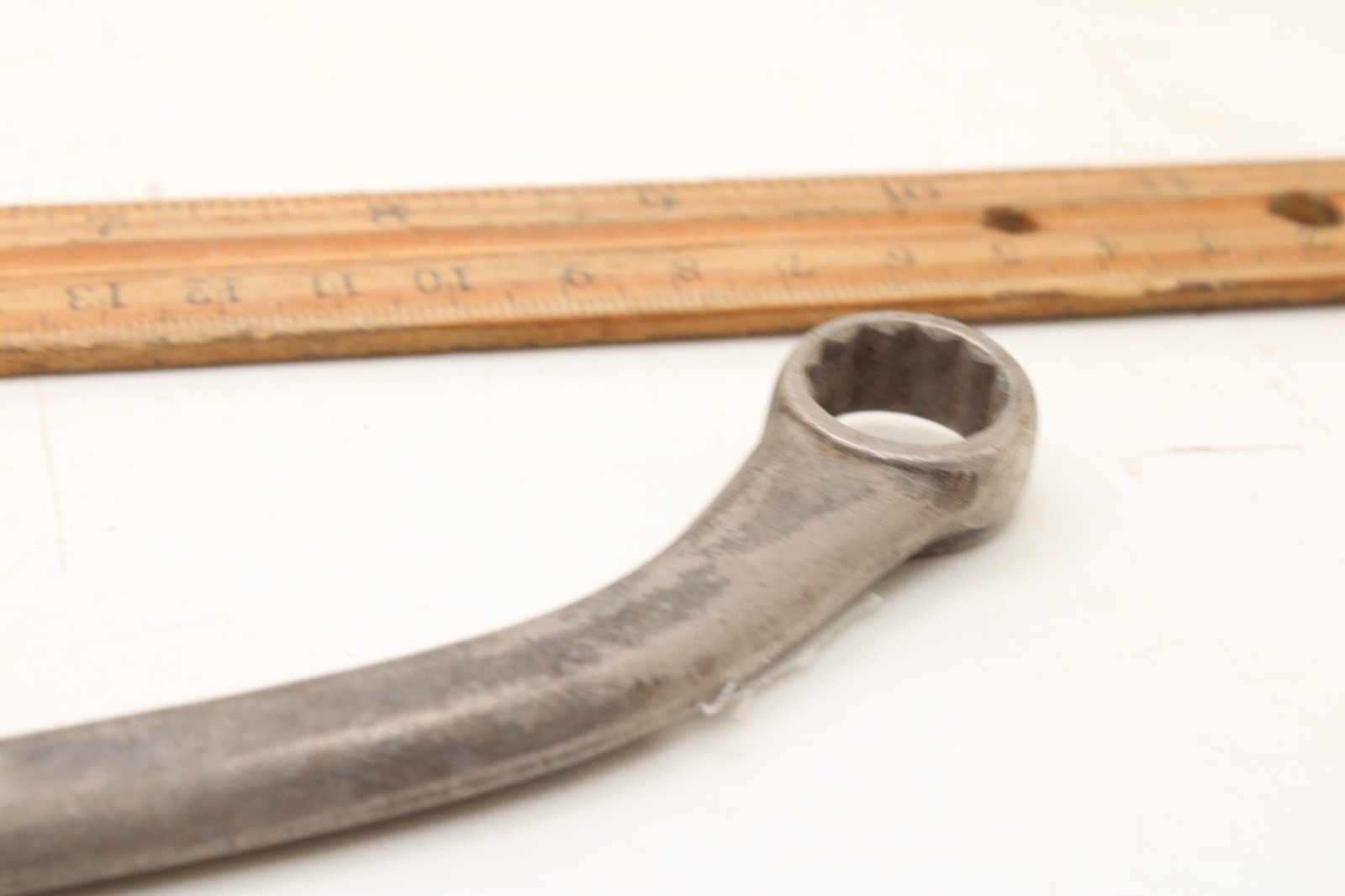 Unbranded Obstruction Wrench Curved SAE 5/8″x9/16″ 12 Pt. Chromium Vanadium USA