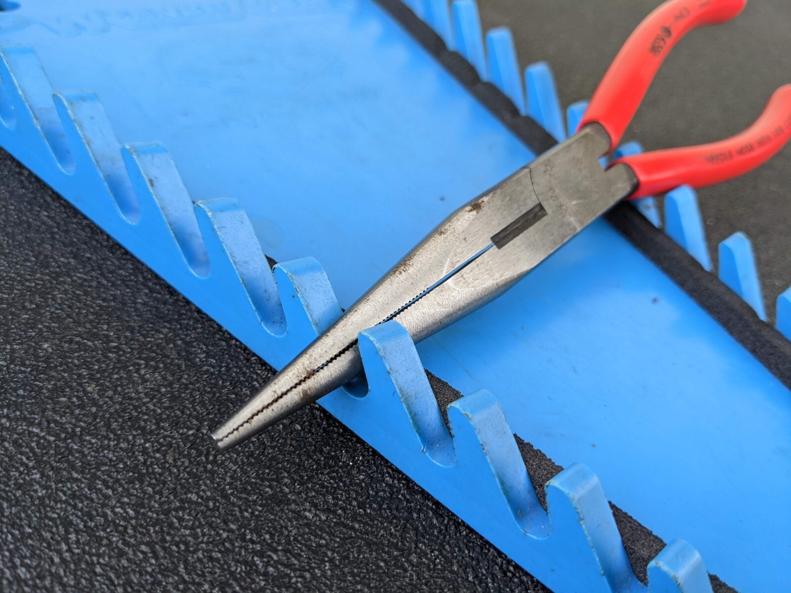 #bj159 Matco/Knipex Tools PNC8/26-200 – 8″ Soft Needle Nose Pliers w/ Cutter
