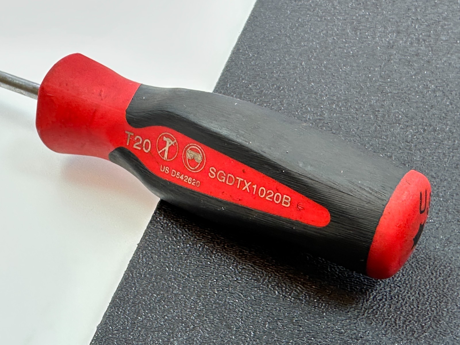 🇺🇸 Snap On Tools USA SGDTX1020B Long T20 Torx Screwdriver, Red Soft Grip
