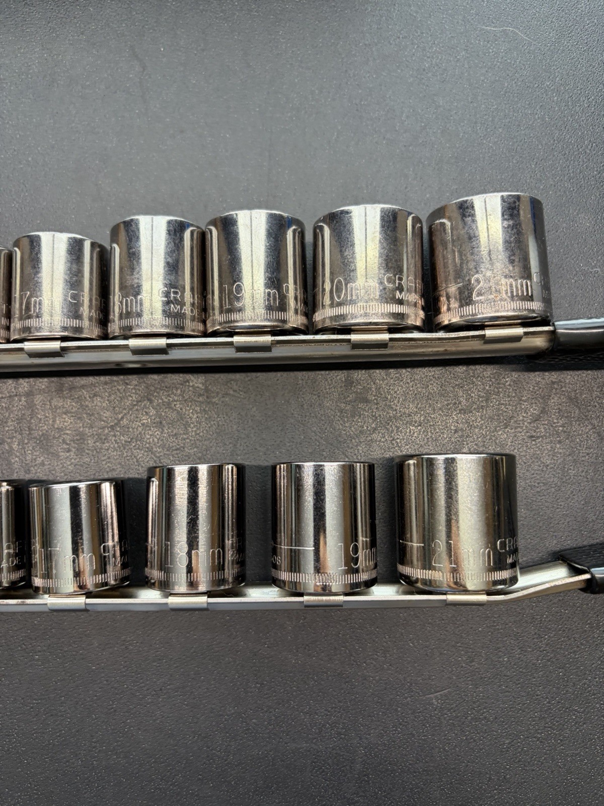 Craftsman USA 16Pc Metric 6mm-21mm 6pt, 13pc 8mm-19mm, 21mm 12pt Socket Set