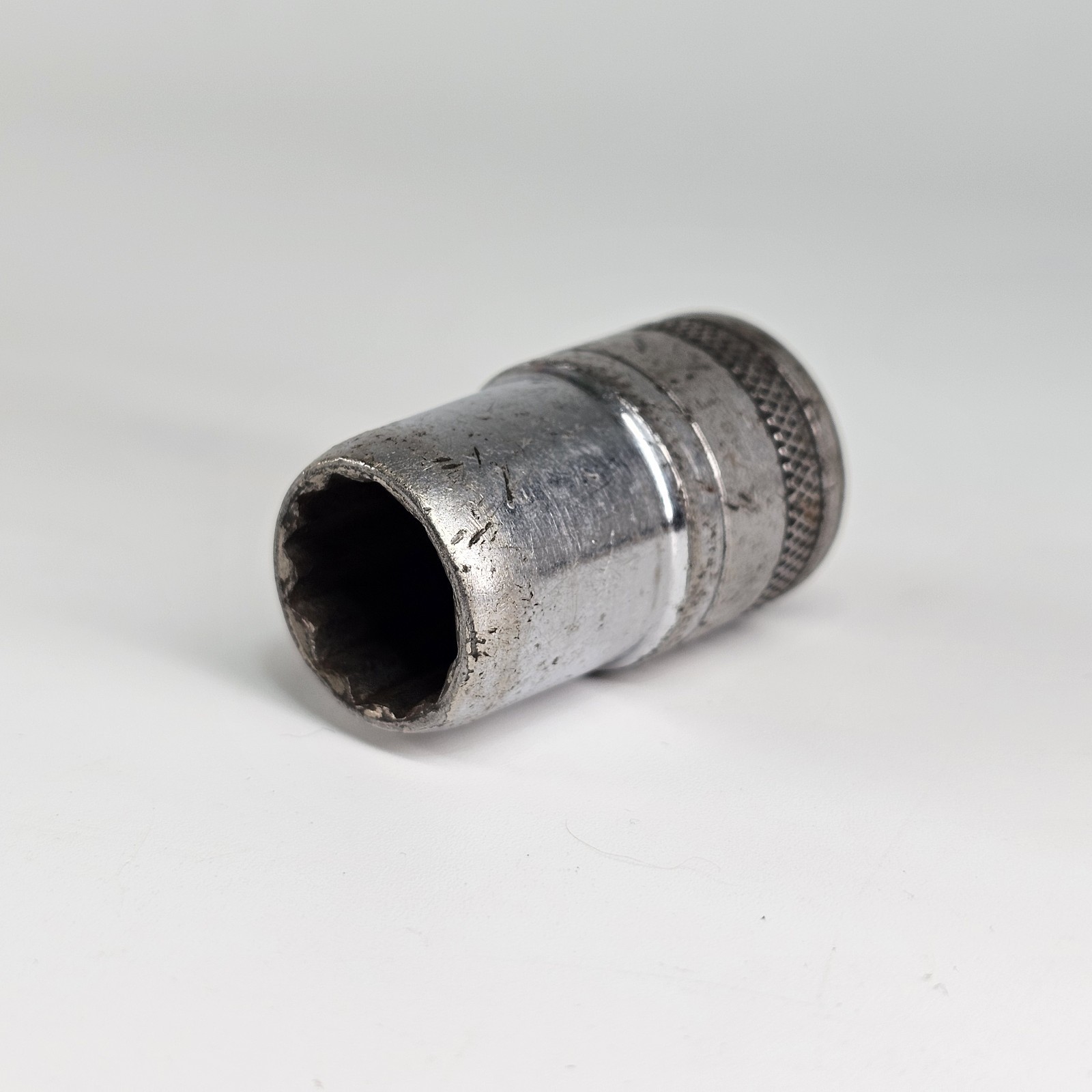 SK Hand Tools 40118 1/2″ Dr. 9/16″ 6pt Standard Fractional Chrome Socket