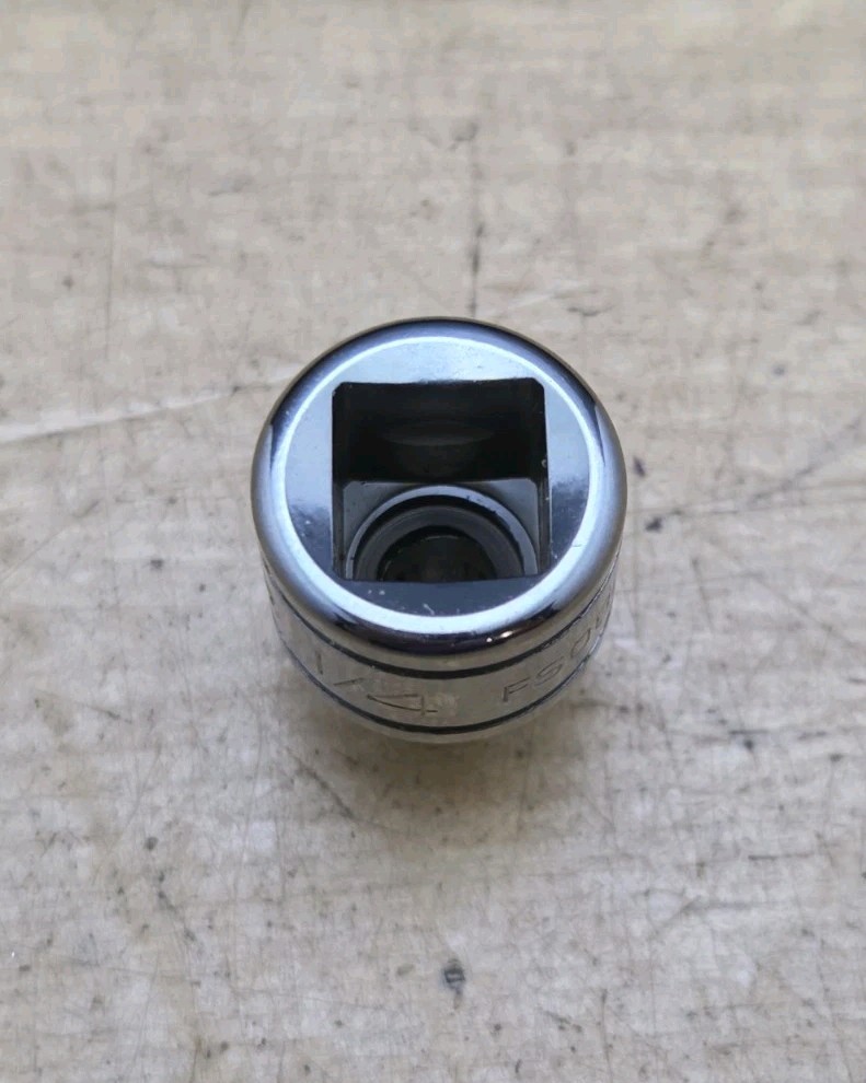 New Snap On FS081 – 3/8″ Drive 1/4″ Shallow 6 Point Chrome Socket