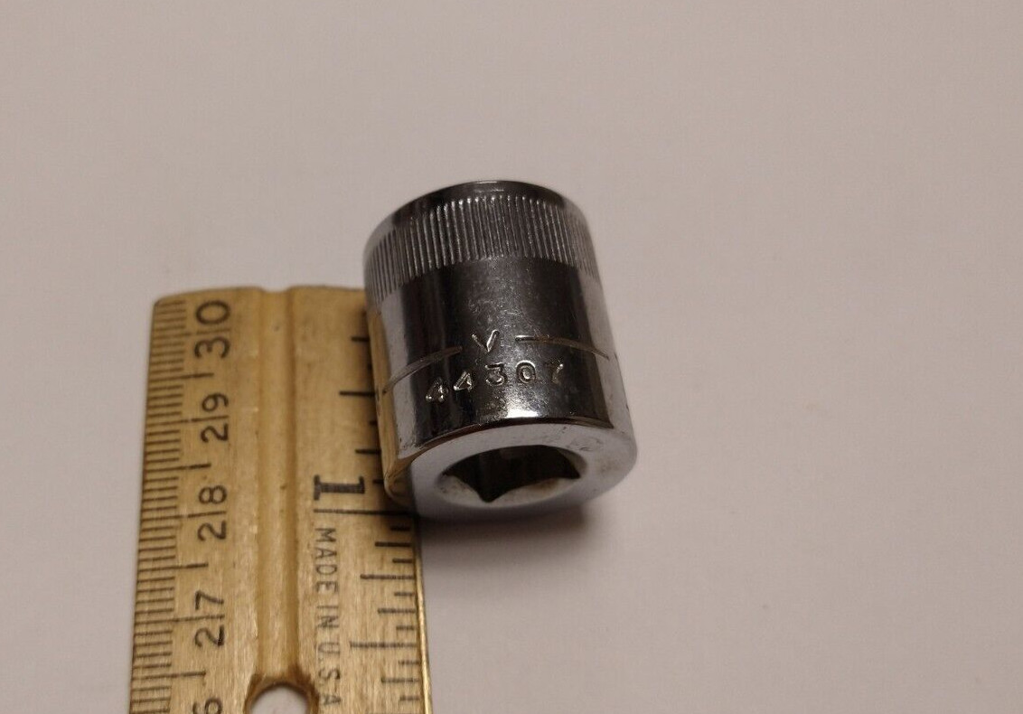 Craftsman 3/8″ Drive 17M/M 12 Point Shallow Socket Metric Top Knurl V 44307 USA