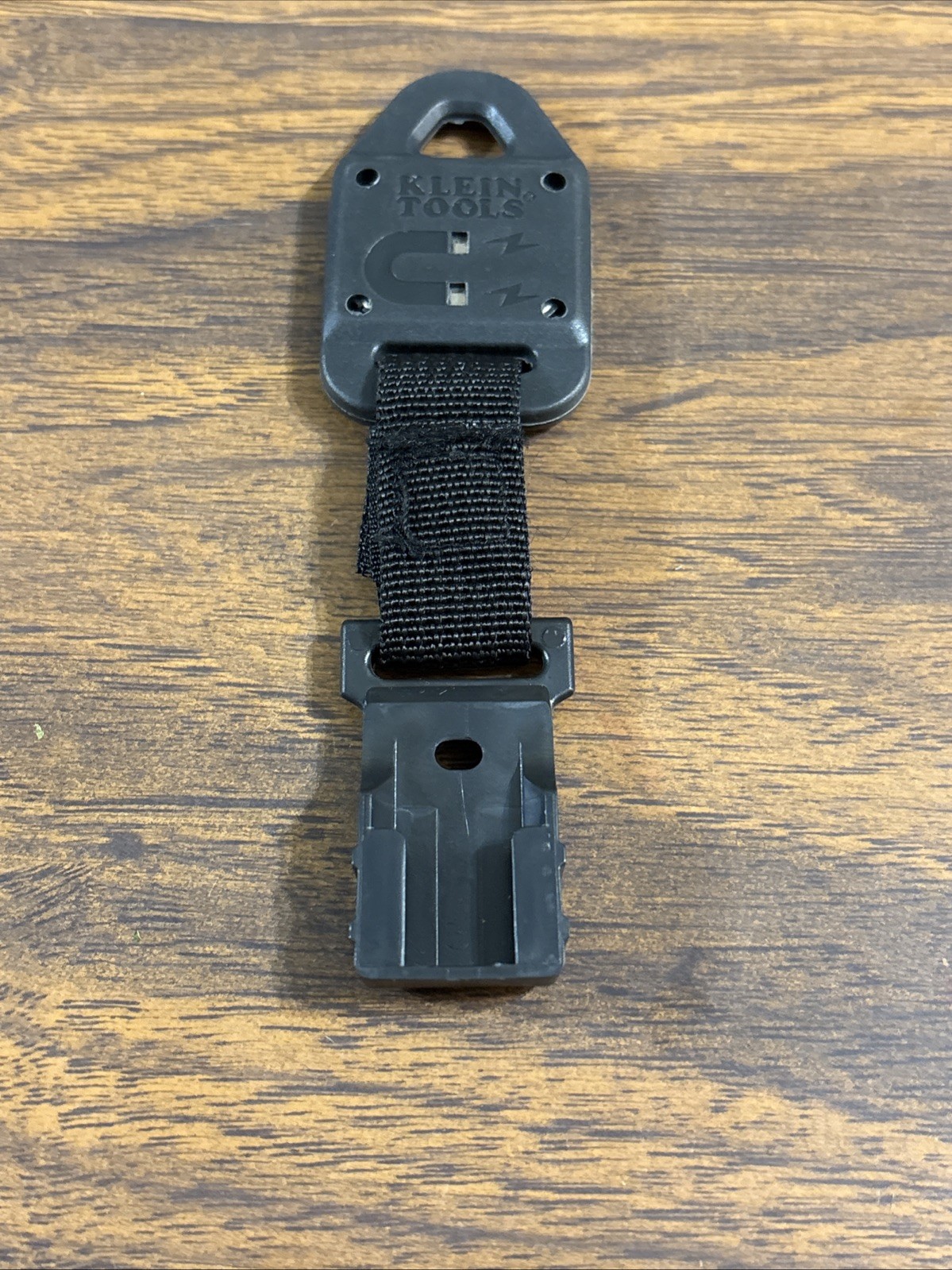 Klein Tools 69417 Rare-Earth Magnetic Hanger, with Strap