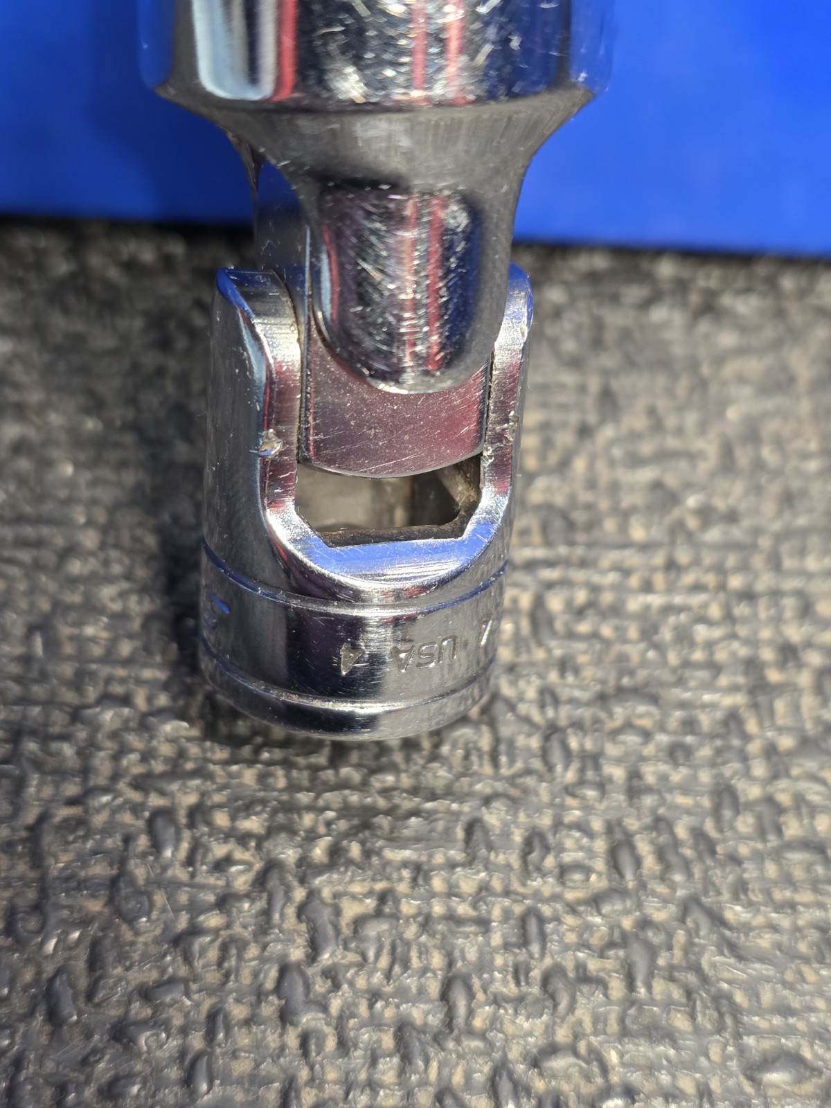 Snap-on Tools FS24 3/4″ 6-Point 3/8″ Drive Swivel Universal Shallow Socket