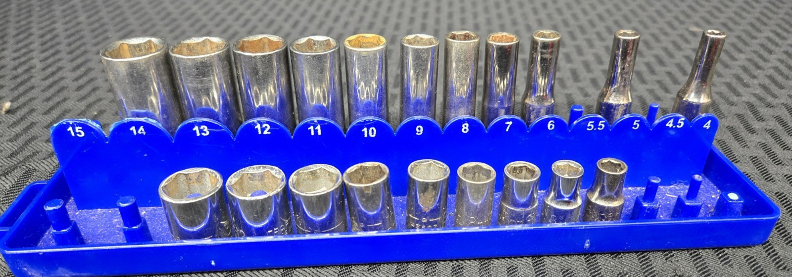 Craftsman 1/4 in. Drive SAE and Metric 6 and 12 Point Deep Chrome Socket Set