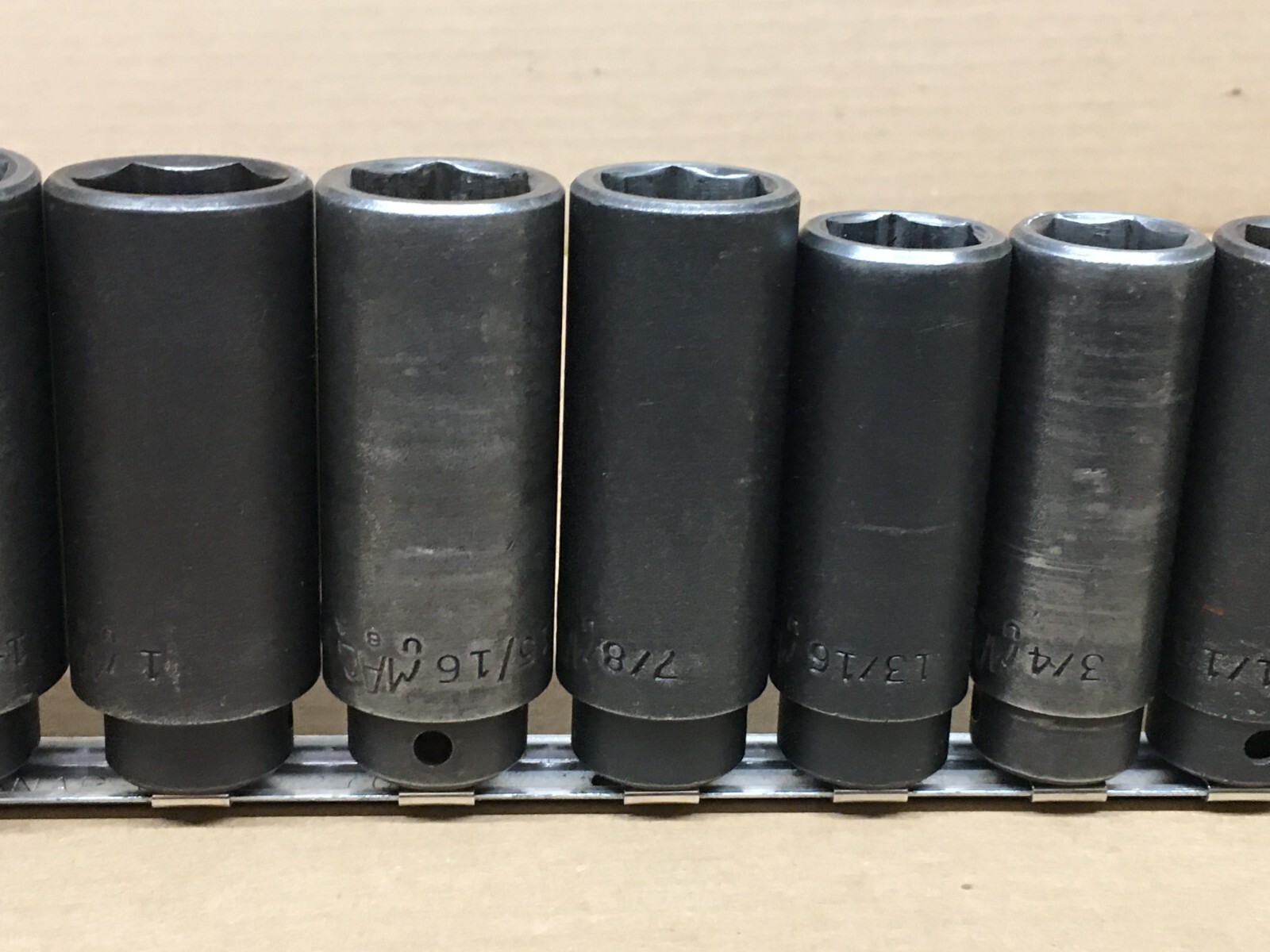 Mac Tools 13 pc SAE Deep Impact Socket Set -1/2″ Drive – 6 Point 7/16″ to 1-1/4″