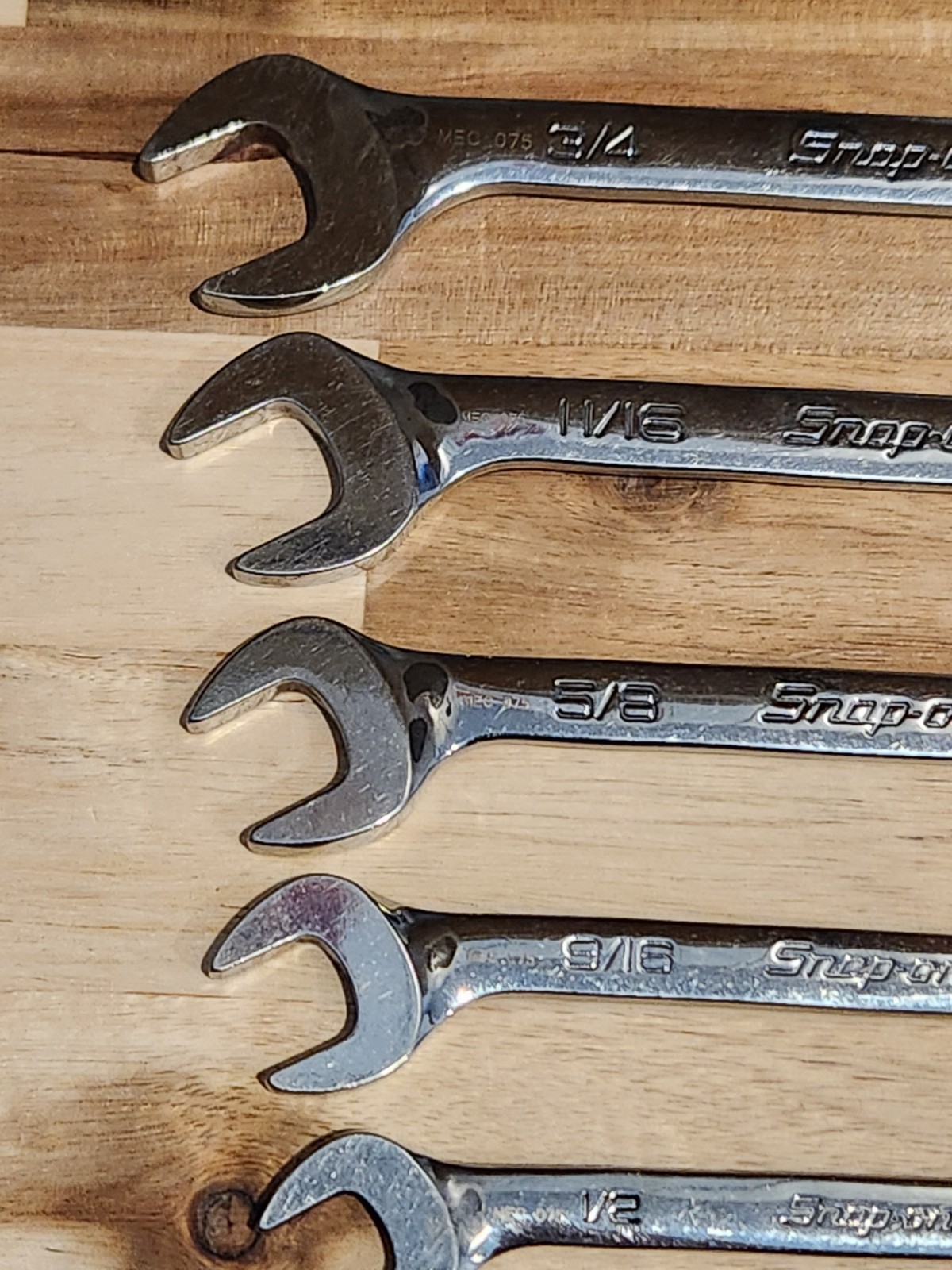 Snap On 7 Piece SAE Four-Way Angle Head Open-End Wrench Set VS807B