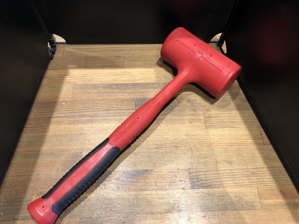 Snap-on HBFE56 56 OZ Dead Blow Hammer Soft Grip Red 1550G [Used]