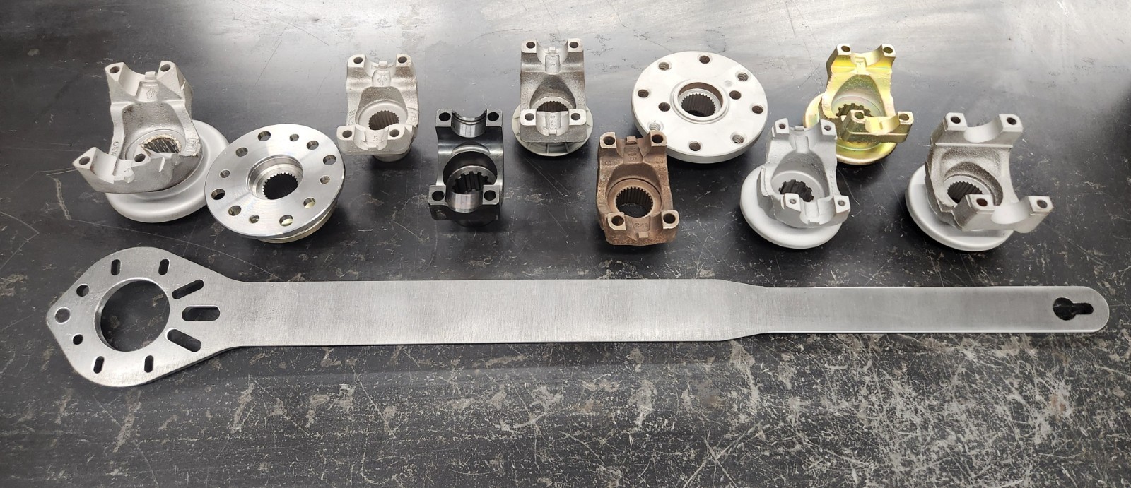 The Best Yoke Wrench! Differential Pinion Tool. Ford 9-inch, 10-bolt, etc.
