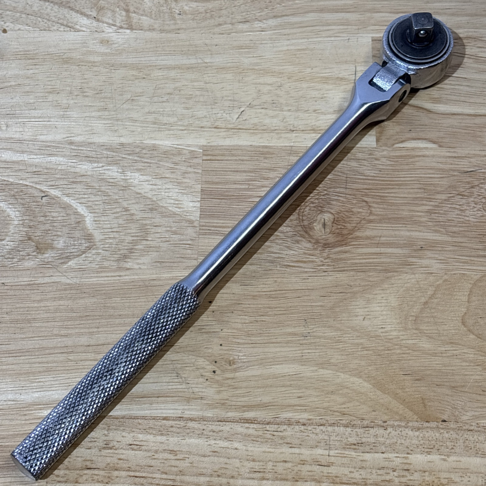 Dayton 11″ Flex Head Ratchet 3/8″ Drive Knurled Handle 4×991 USA