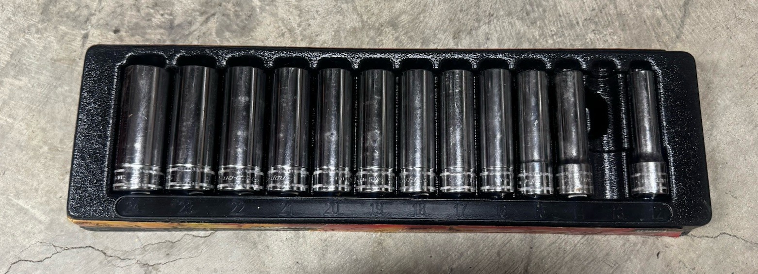 SNAP ON 313SMYA 13 Piece Metric Deep Socket Set . 1/2 In Drive. 12-24 MM