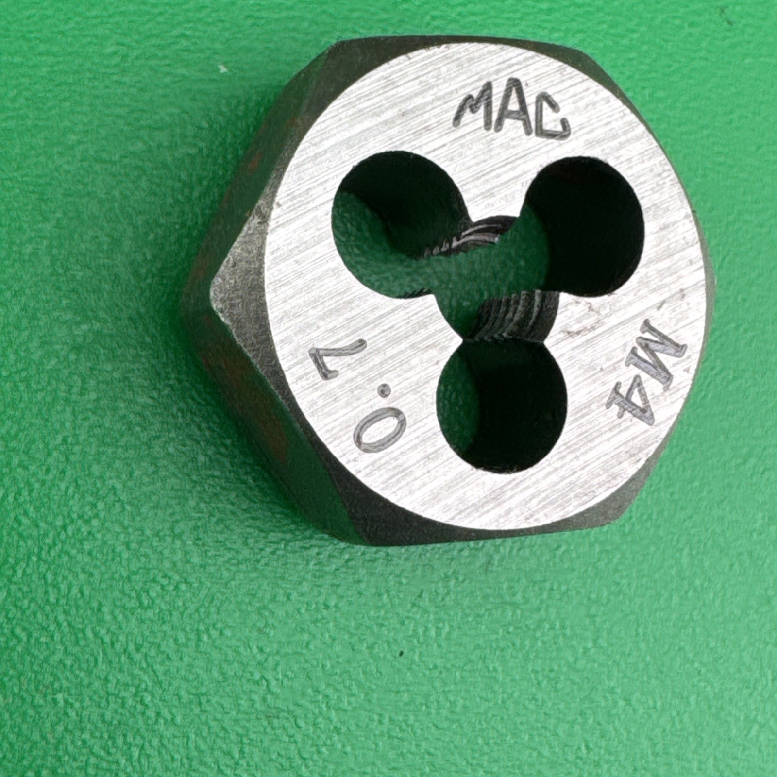 Mac Tools 6317DIA Metric Hexagonal Die M4-0.70 – 5/8″ Shank