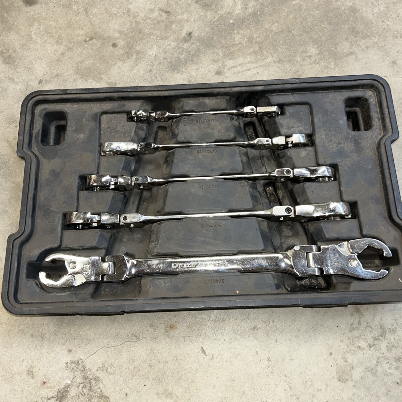 GEARWRENCH 5 Pc. Ratcheting Flex Head Flare Nut Wrench Set, SAE – 89100 Silver
