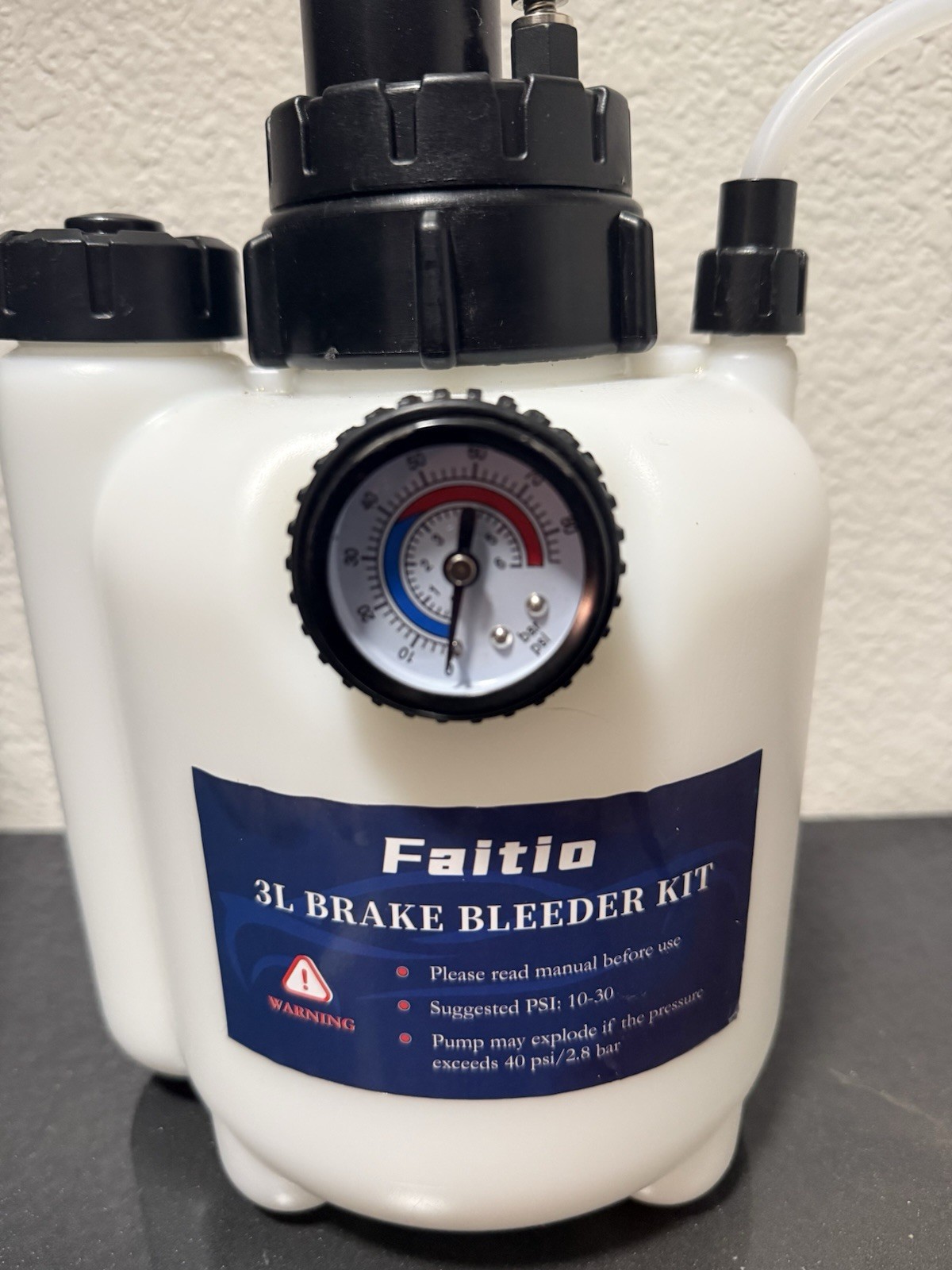 Faitio 3L Brake Bleeder Kit Pressure Brake Bleeding Tool w/ Gauge & Hose Auto