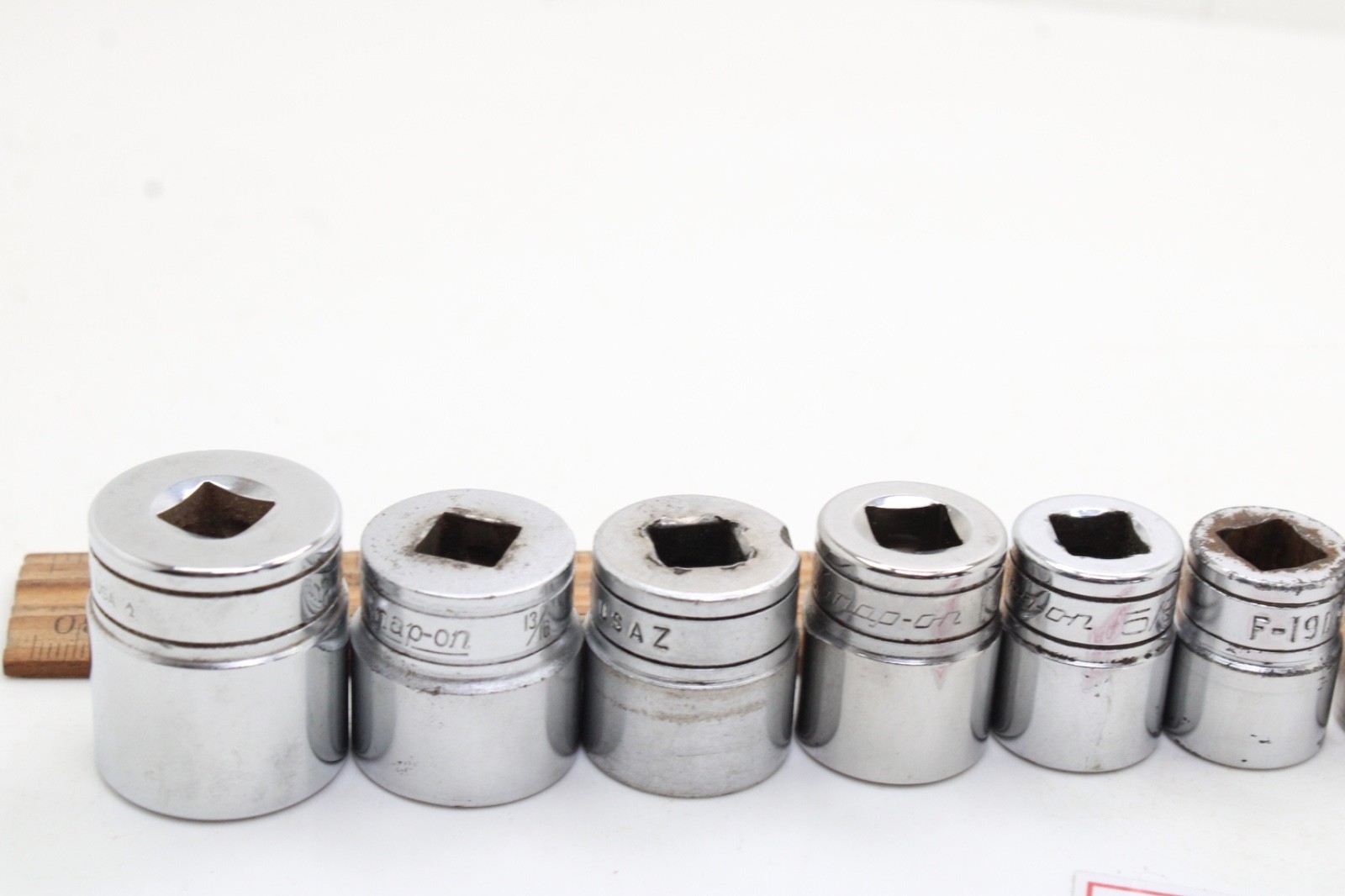 Snap-on F081 – F281 1/4-7/8″ 3/8″ Drive 12 Point 12 Piece SAE Chrome Set USA