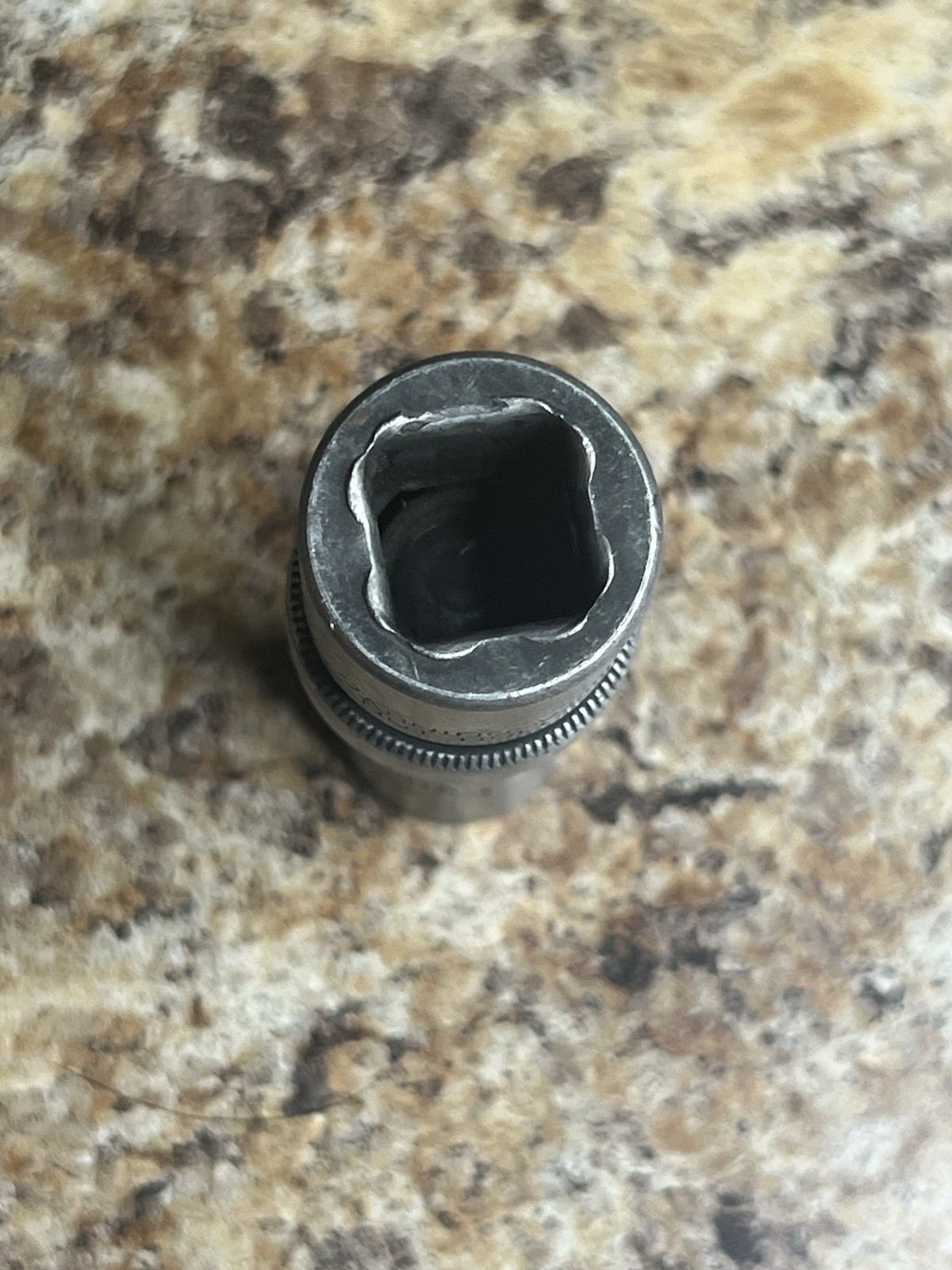 Snap On IPL18A 1/2″ Dr 6-Point 9/16″ Flank Drive Shallow Swivel Impact Socket