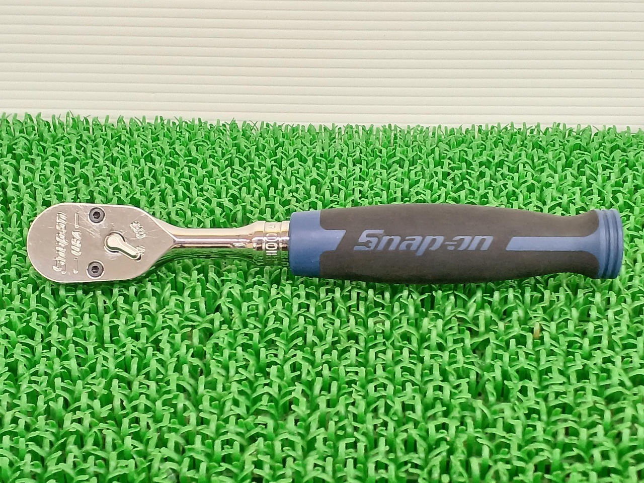 Snap-on FH100 POWER BLUE 3/8″ Drive Cynergy Soft Grip Fixed Ratchet [Used]
