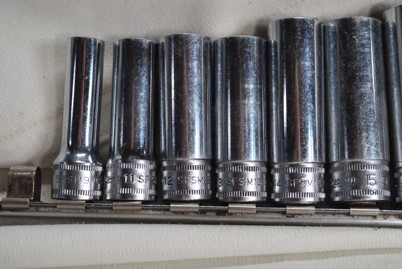 Lot of 9 Snap On 3/8″ Drive 6PT Metric Deep Chrome Socket SFSM9-SFSM19.