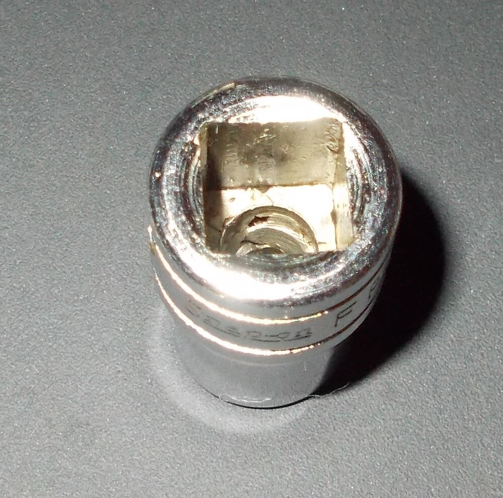 Vintage Underline Snap-on 3/8″ Drive PZ DR #2 FPD22 and FP32A #3 bit sockets