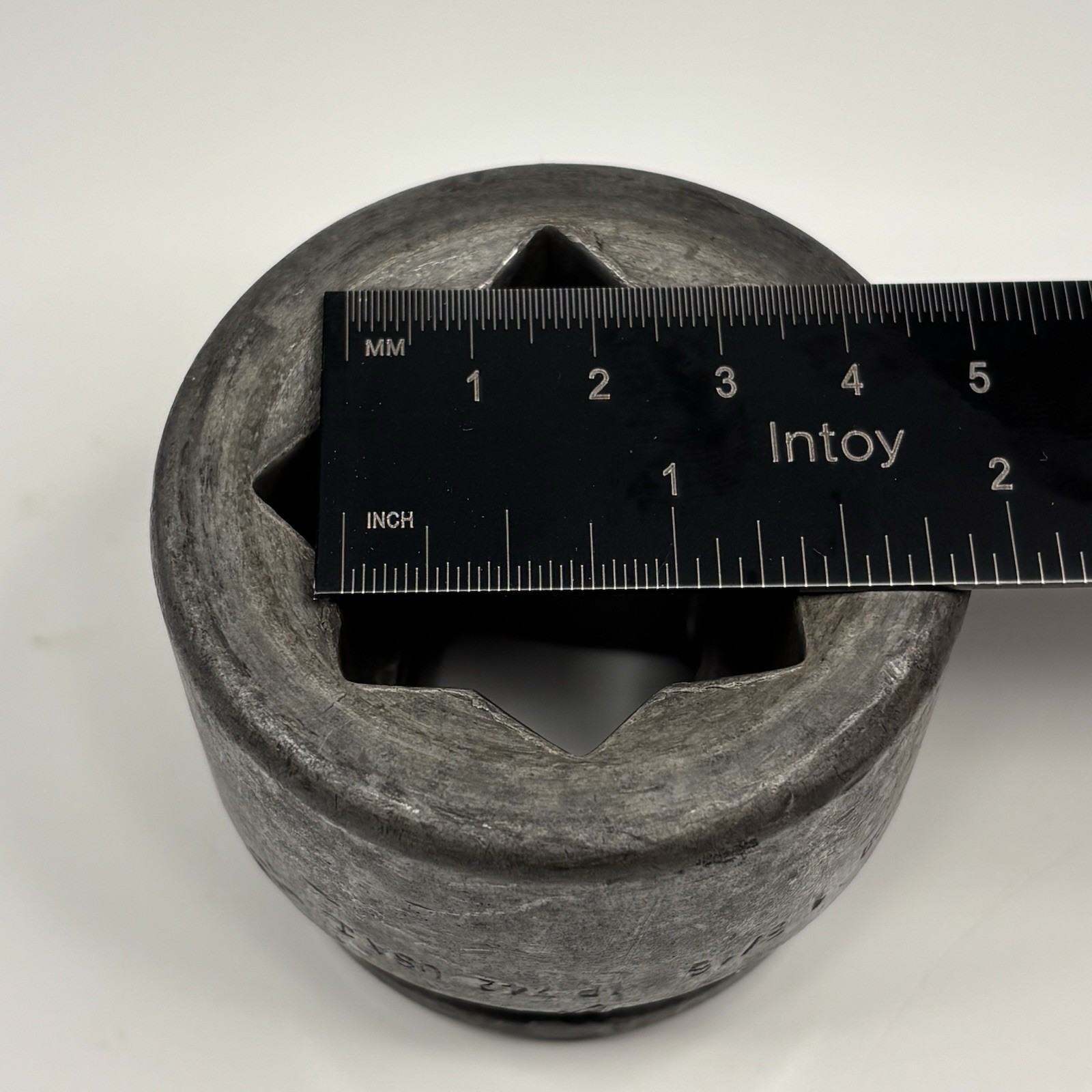 Snap On IP742 1” Drive 8 Point SAE 1-5/16 Shallow Double Square Impact Socket