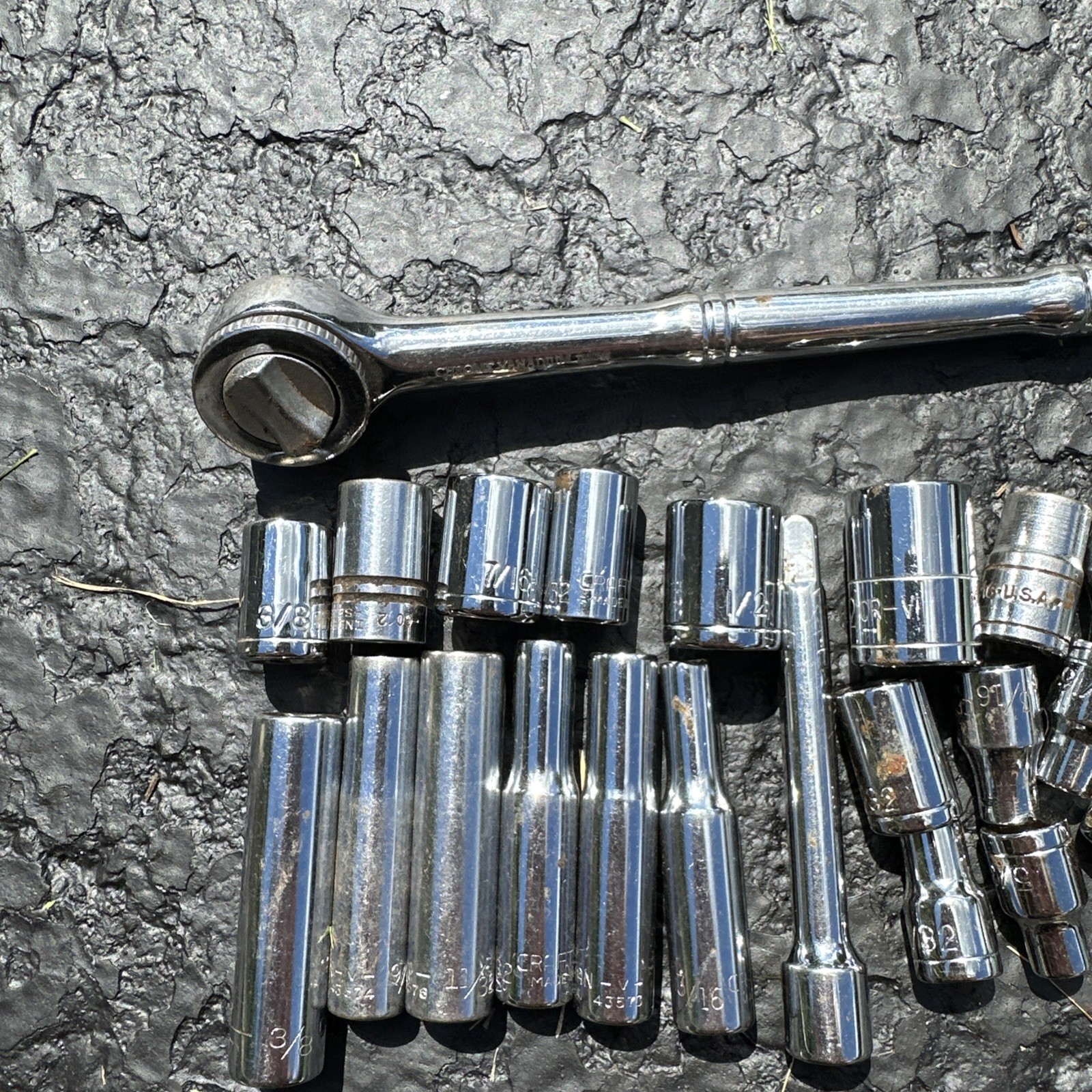Socket Wrench And 1/4 DRIVE SOCKETS 23 ASSORTED AS PER THE PICTURES