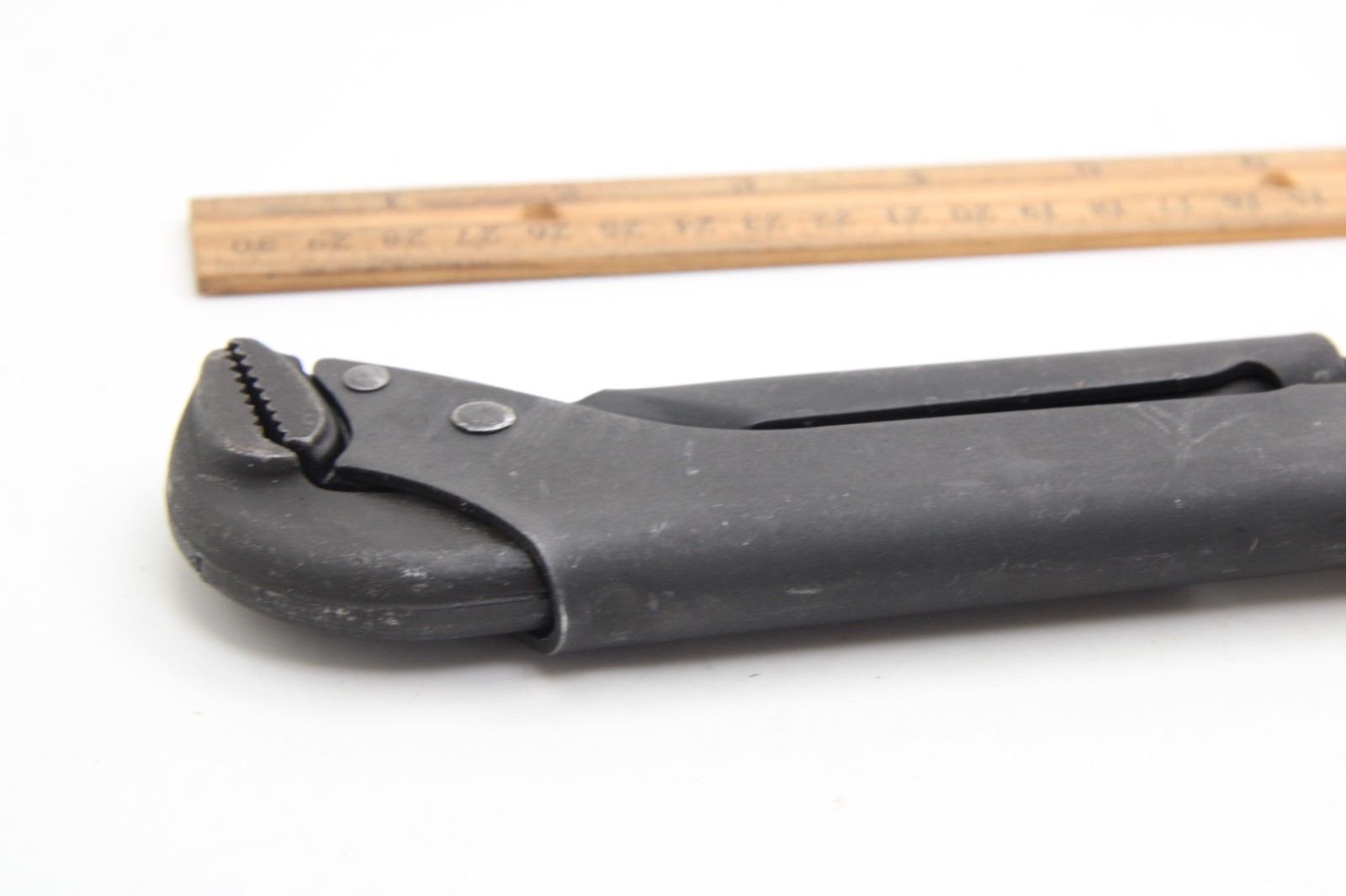 Snap On PWZ1A 12-1/2″ Long Red Soft Grip Adjustable Pipe Wrench Plier