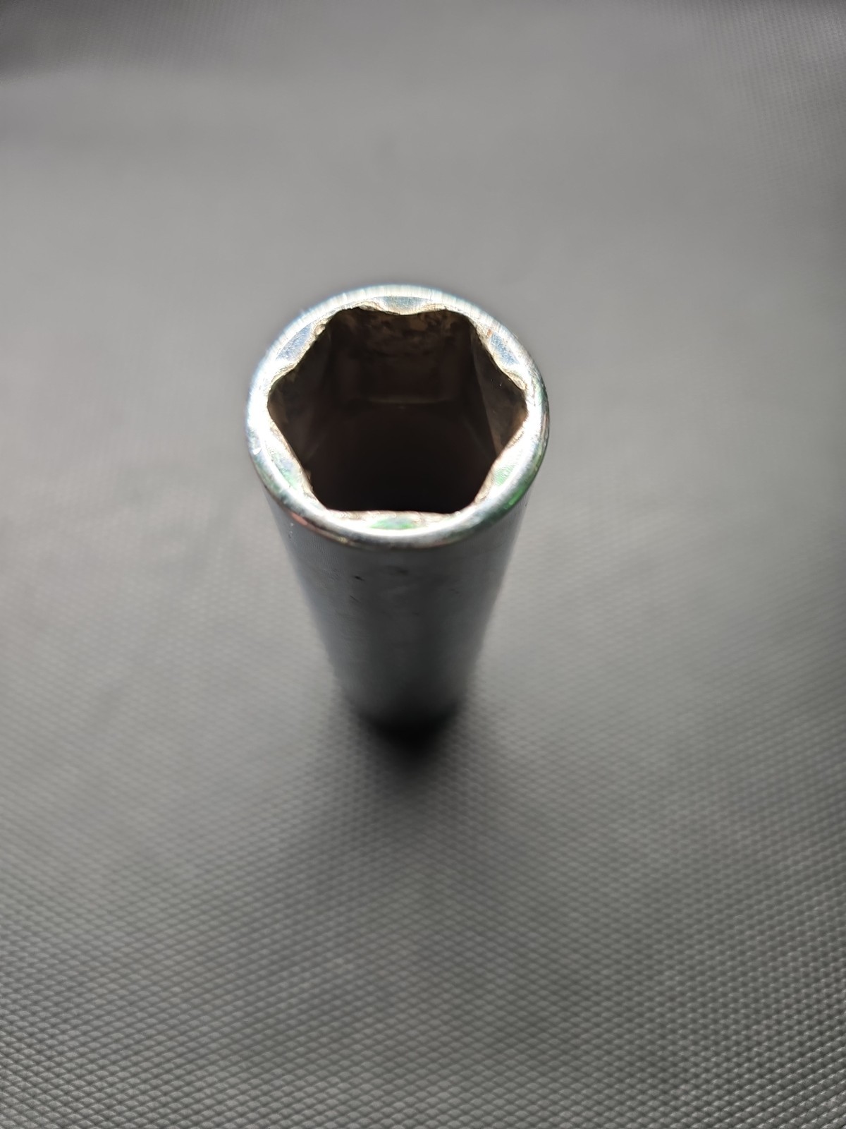 Snap-on Tools USA NEW TSM18 1/2″ Drive 18mm 6-POINT Metric DEEP Socket