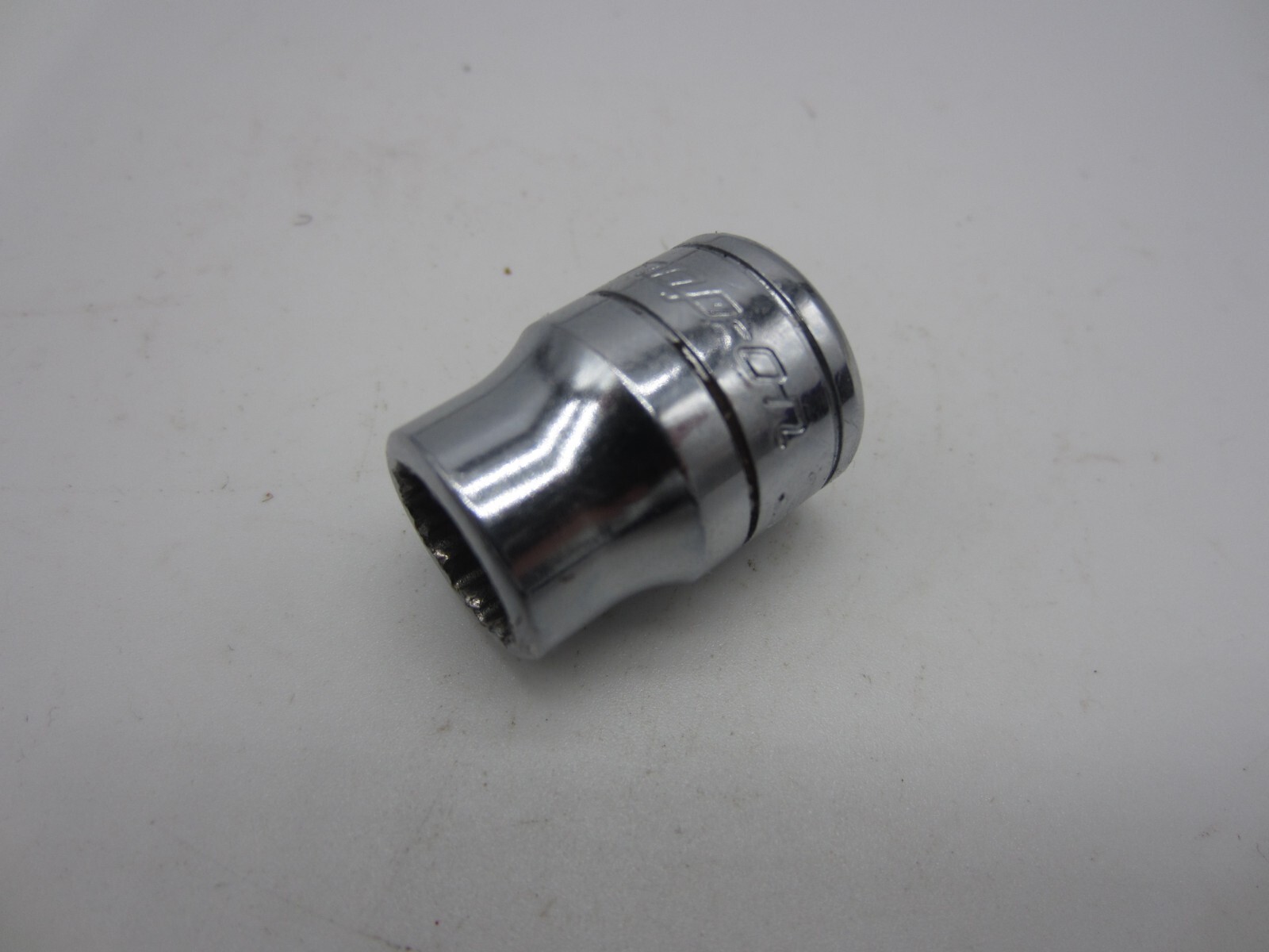 SNAP ON TOOLS 3/8″ SAE SOCKET — 3/8″ Drive — 12 Point – F121