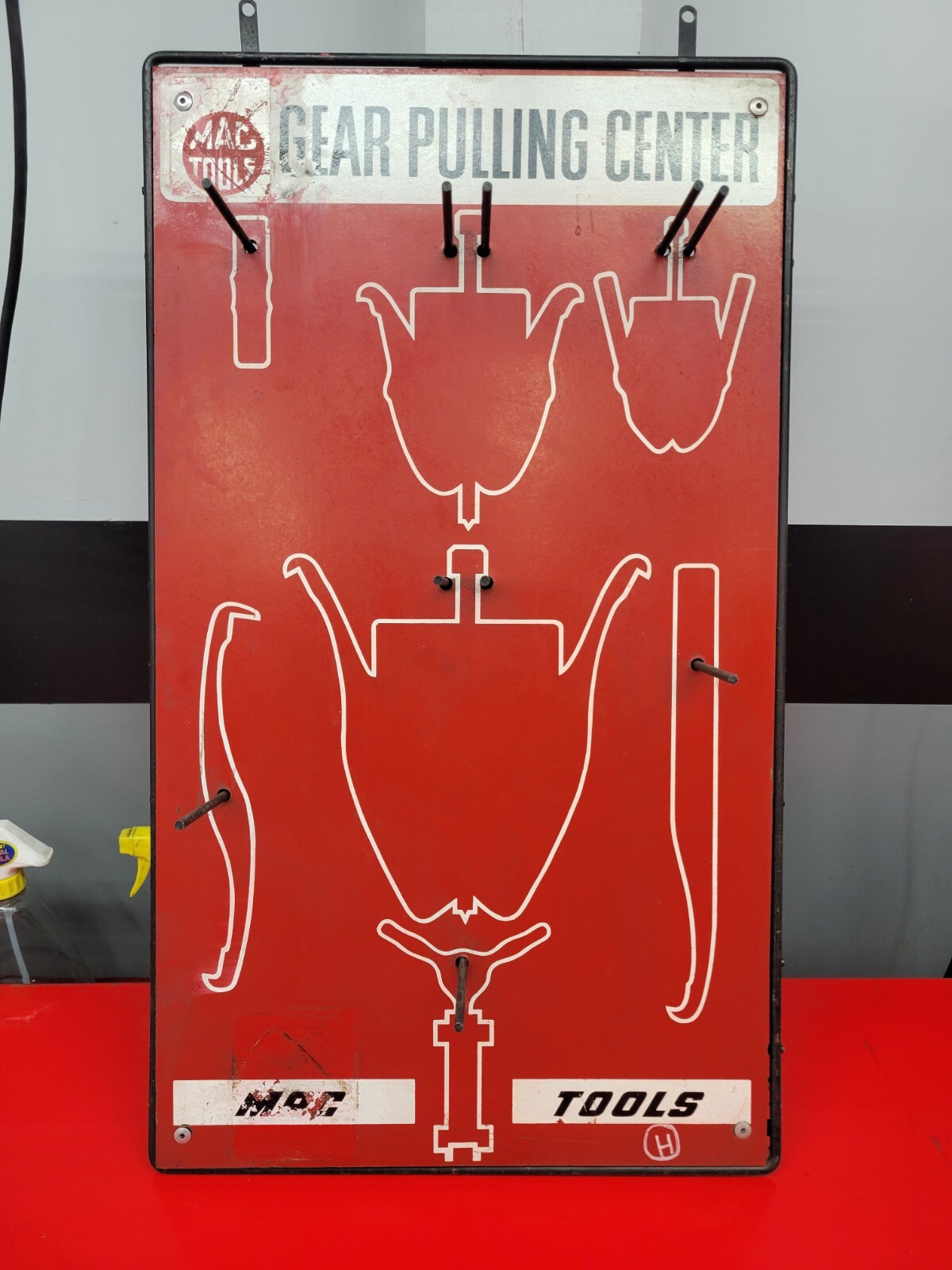 Mac Tools Gear Puller Center Set Shadow Board Wall Hanging Organizer Vintage