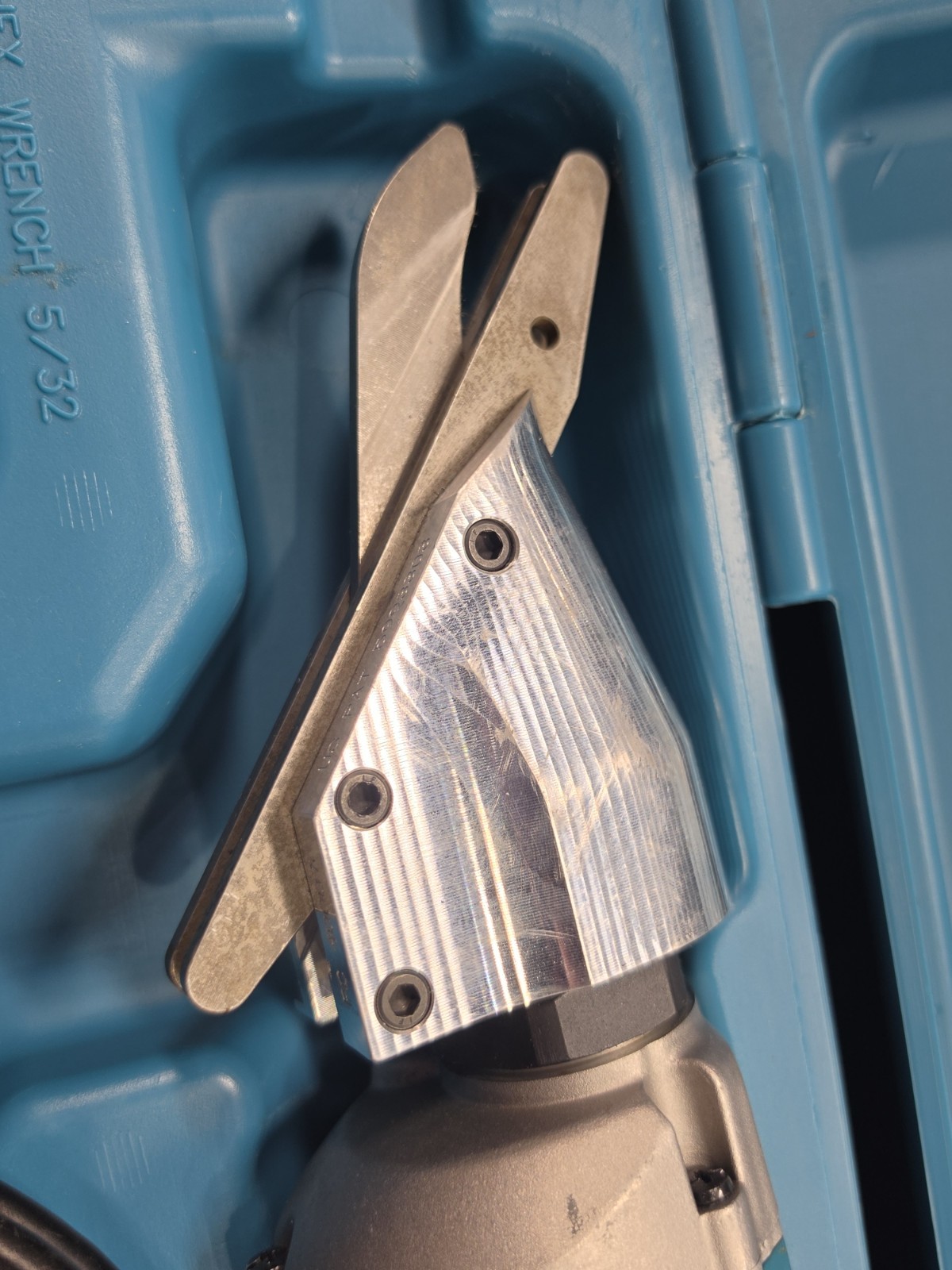 Makita JS8000 1/2-Inch 6.5 Amp Corded Variable Speed Fiber Cement Shear, HS Case