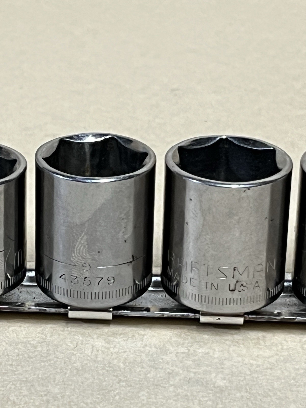 Craftsman USA 3/8” Drive Metric Socket Set 9-21mm No Skips G Series 13pc W/ Rack