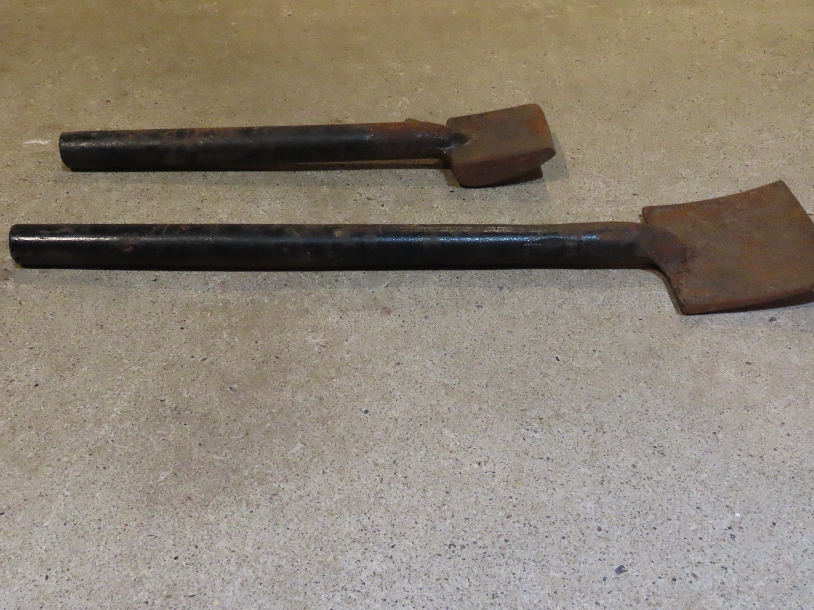 Vintage 14” & 20″ Large Dolly Spoon 4 Pounds Auto Body Fender Repair Unbranded