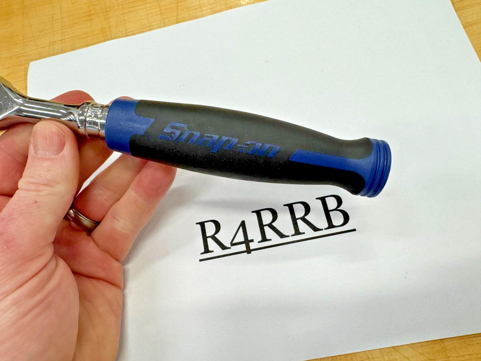 Snap-on Tools NEW 3/8″ Drive 100 FINE Tooth POWER BLUE Soft Grip Ratchet FH100MB