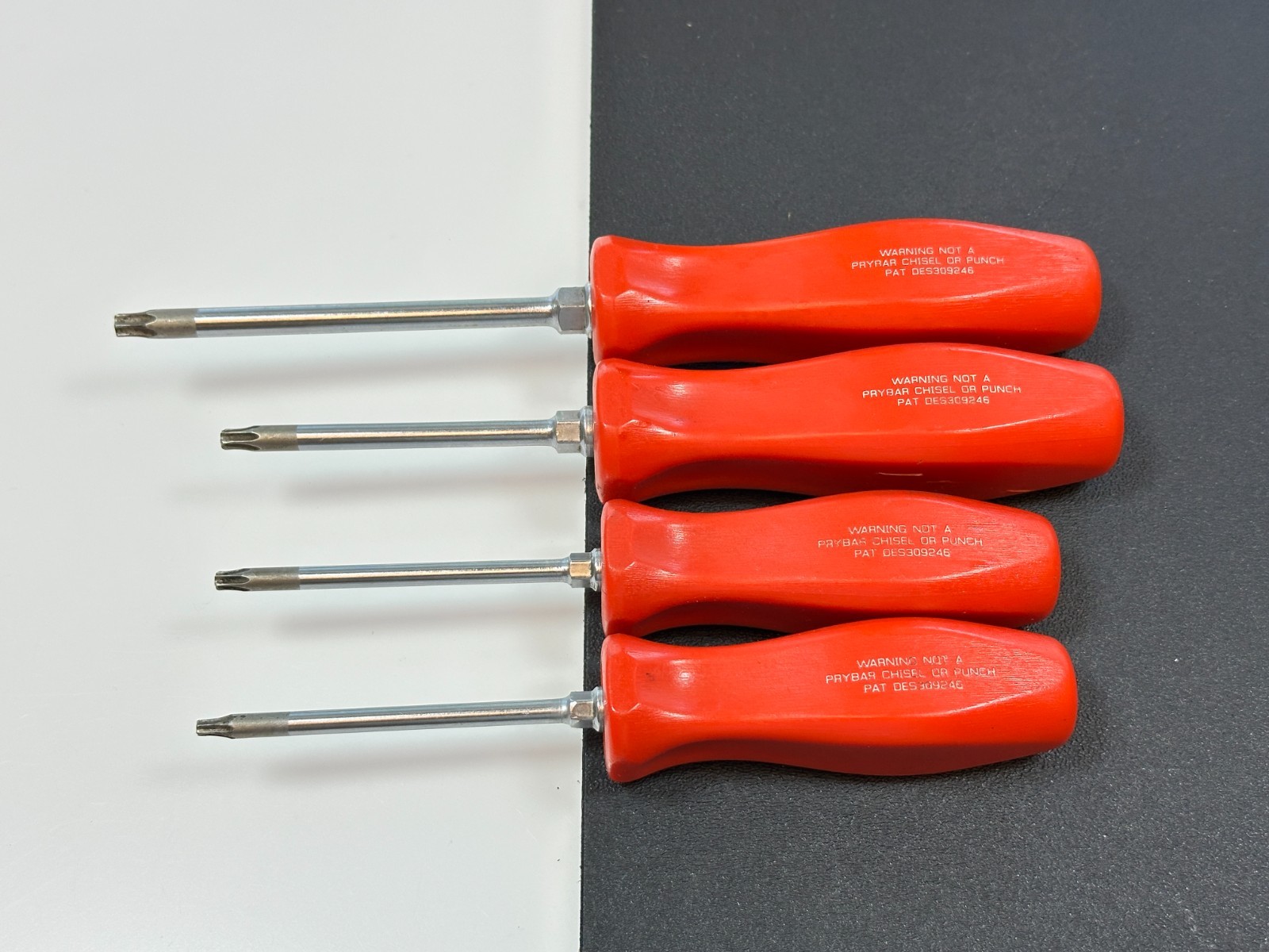 🇺🇸 Snap-on Tools USA 4pc RED Hard Handle Torx Screwdriver Set, T15 T20 T25 T30