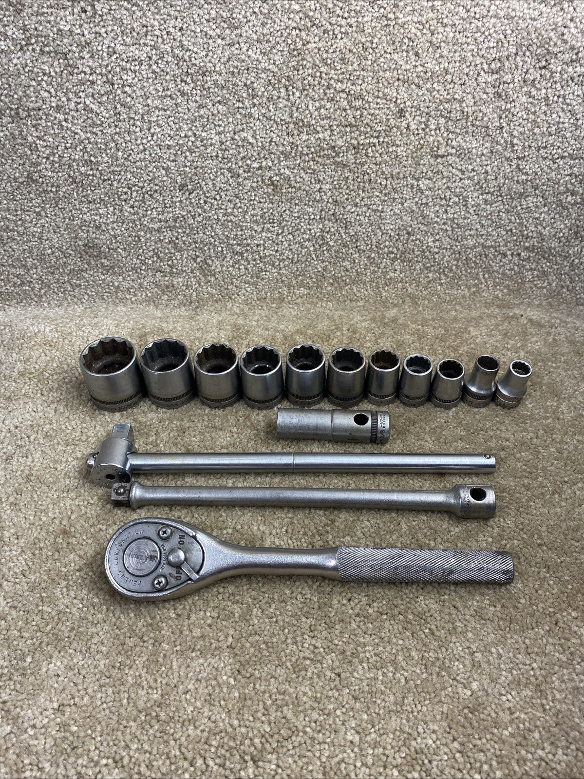 INDESTRO SAE 15 Pc.1/2 Socket Set w/Penens 1/2 Ratchet Vintage