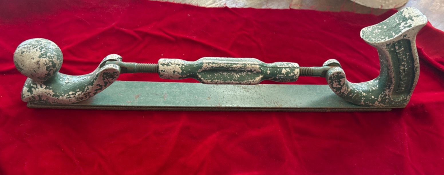 Hercules adjustable auto body or woodwork