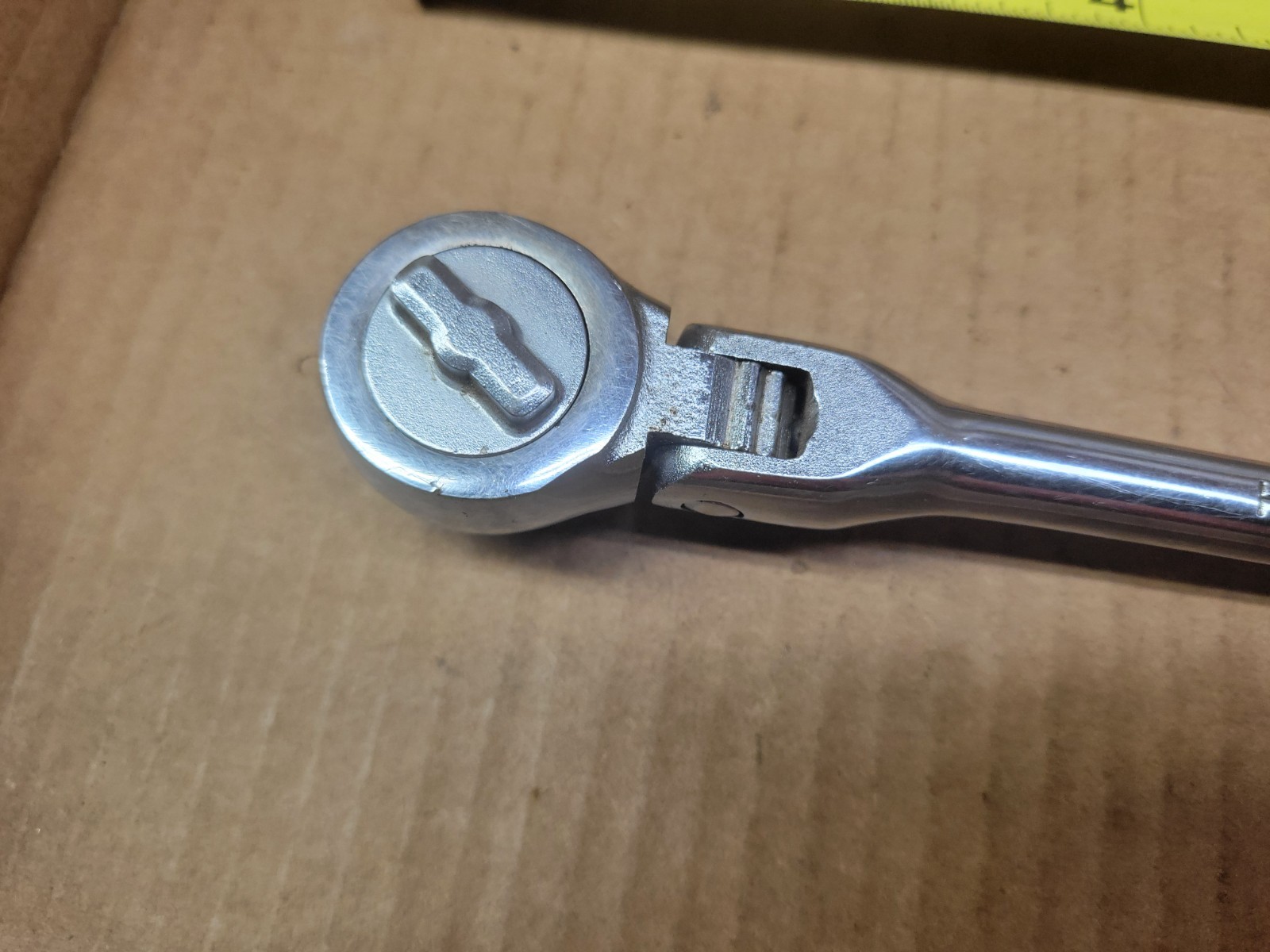 Husky USA 10-1/2″ 3/8″ Drive Long Handle Flex Head Ratchet No CB54